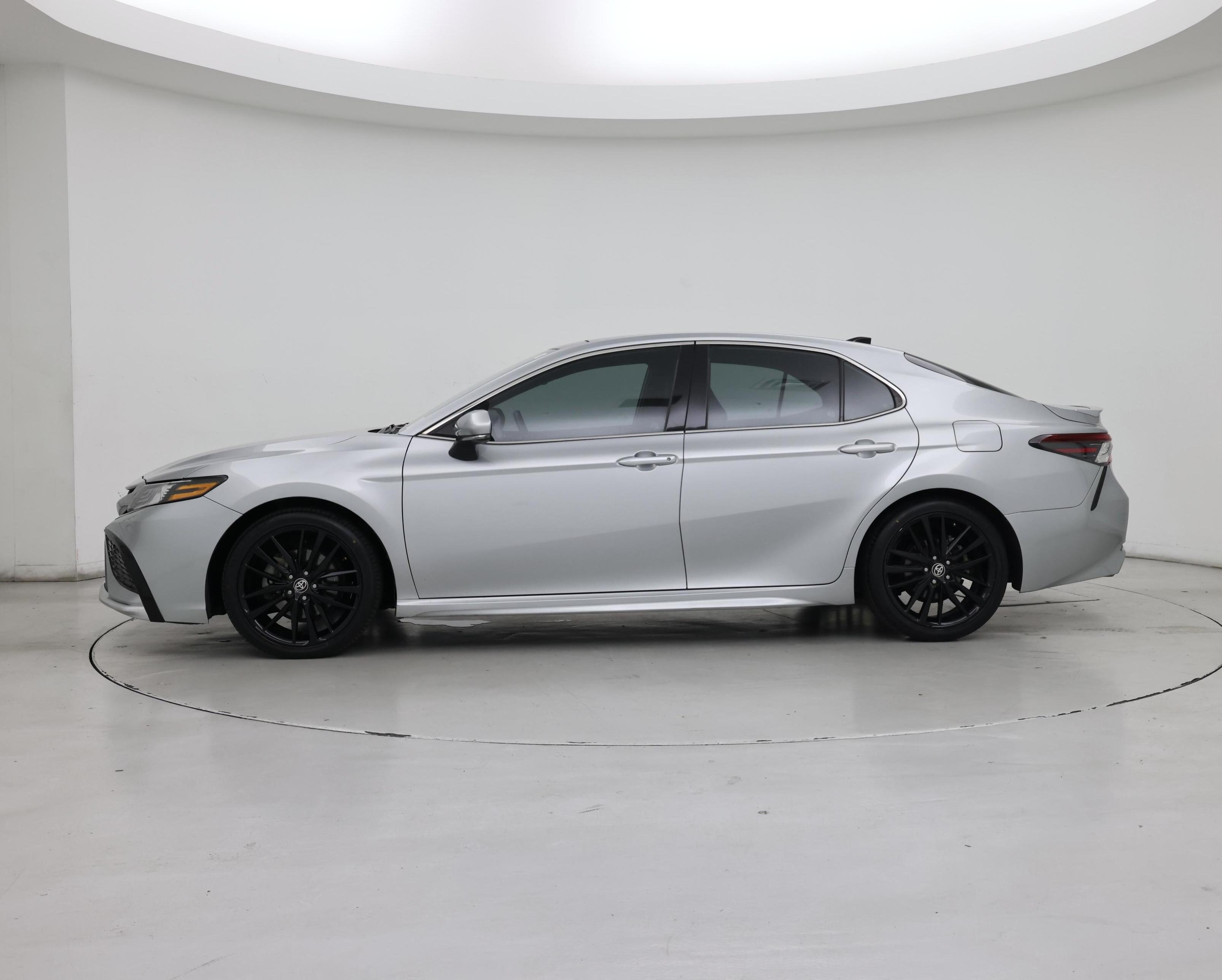 Thumbnail: 2021 Toyota Camry - 3