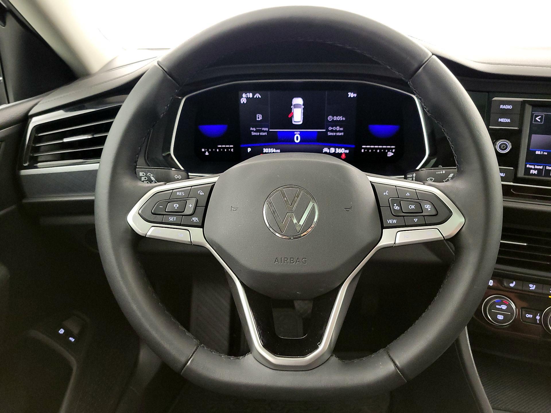 Thumbnail: 2022 Volkswagen Jetta - 10