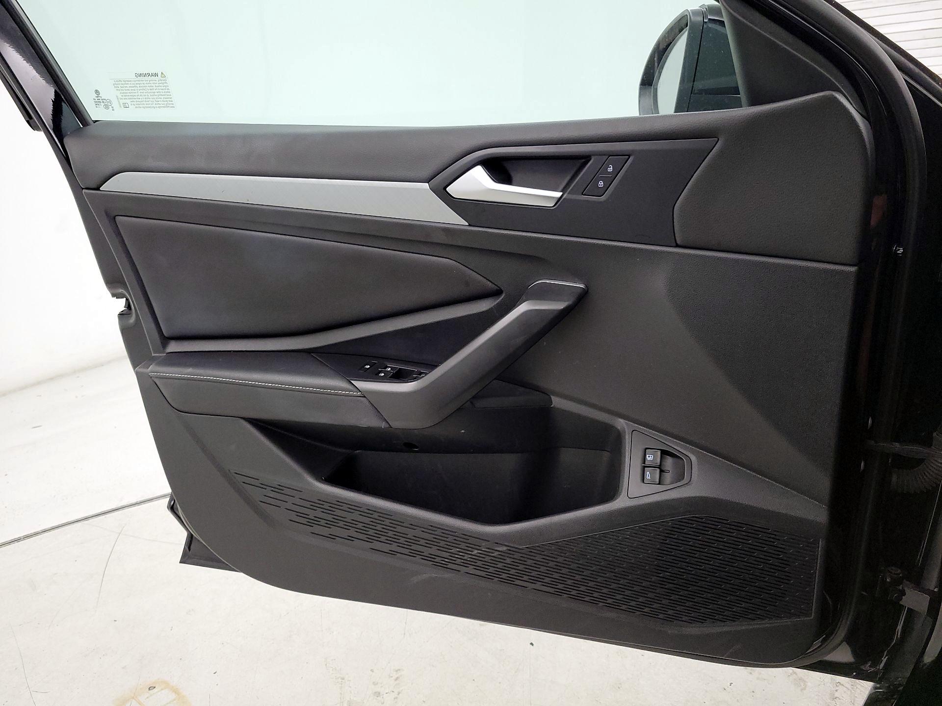 Thumbnail: 2022 Volkswagen Jetta - 12