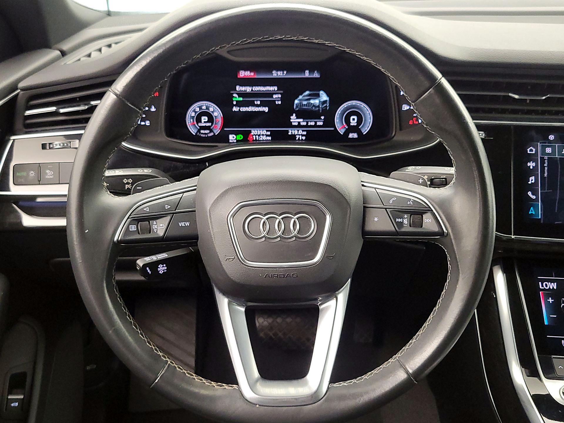 Thumbnail: 2022 Audi Q8 - 10