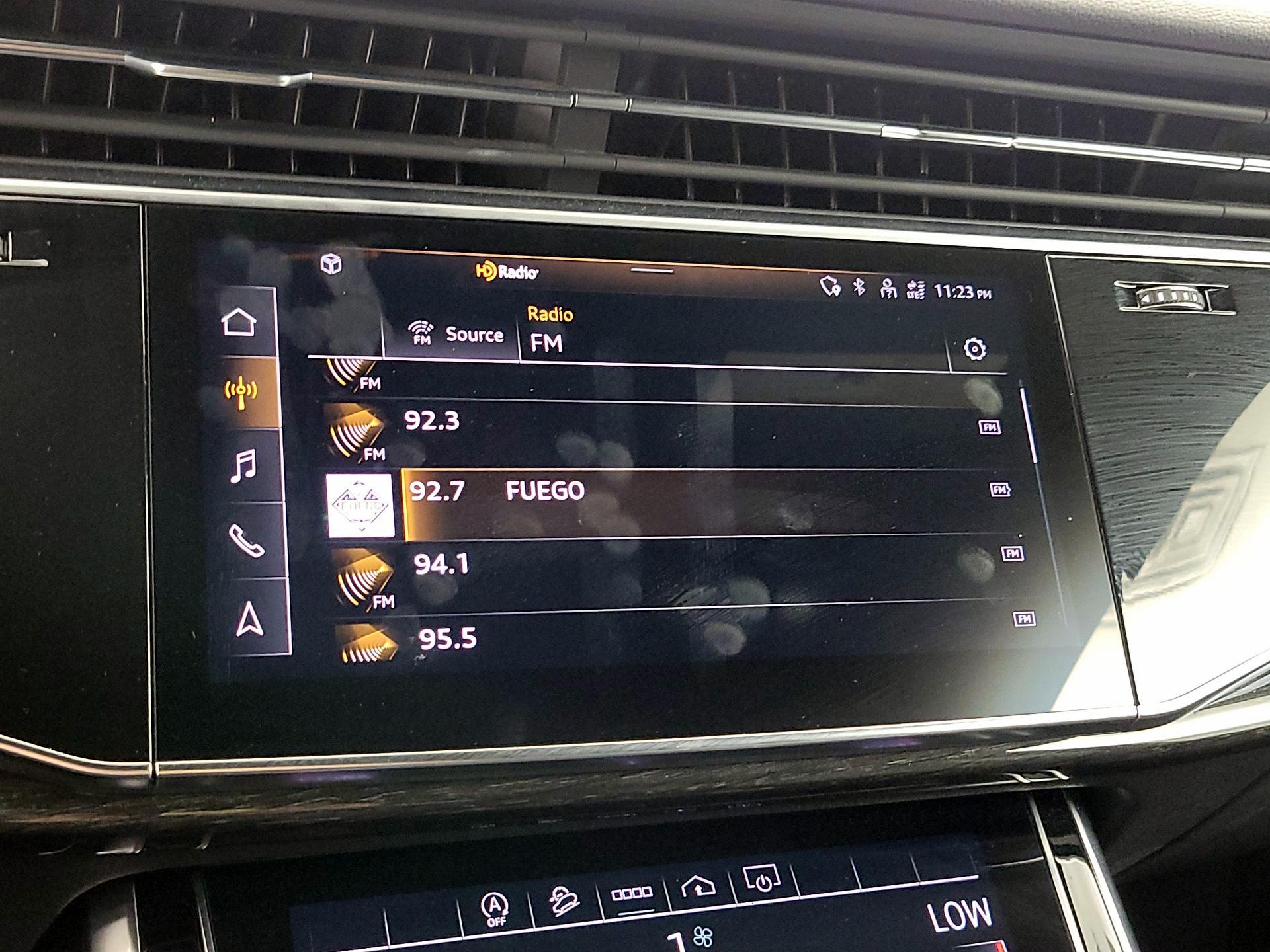 Thumbnail: 2022 Audi Q8 - 16