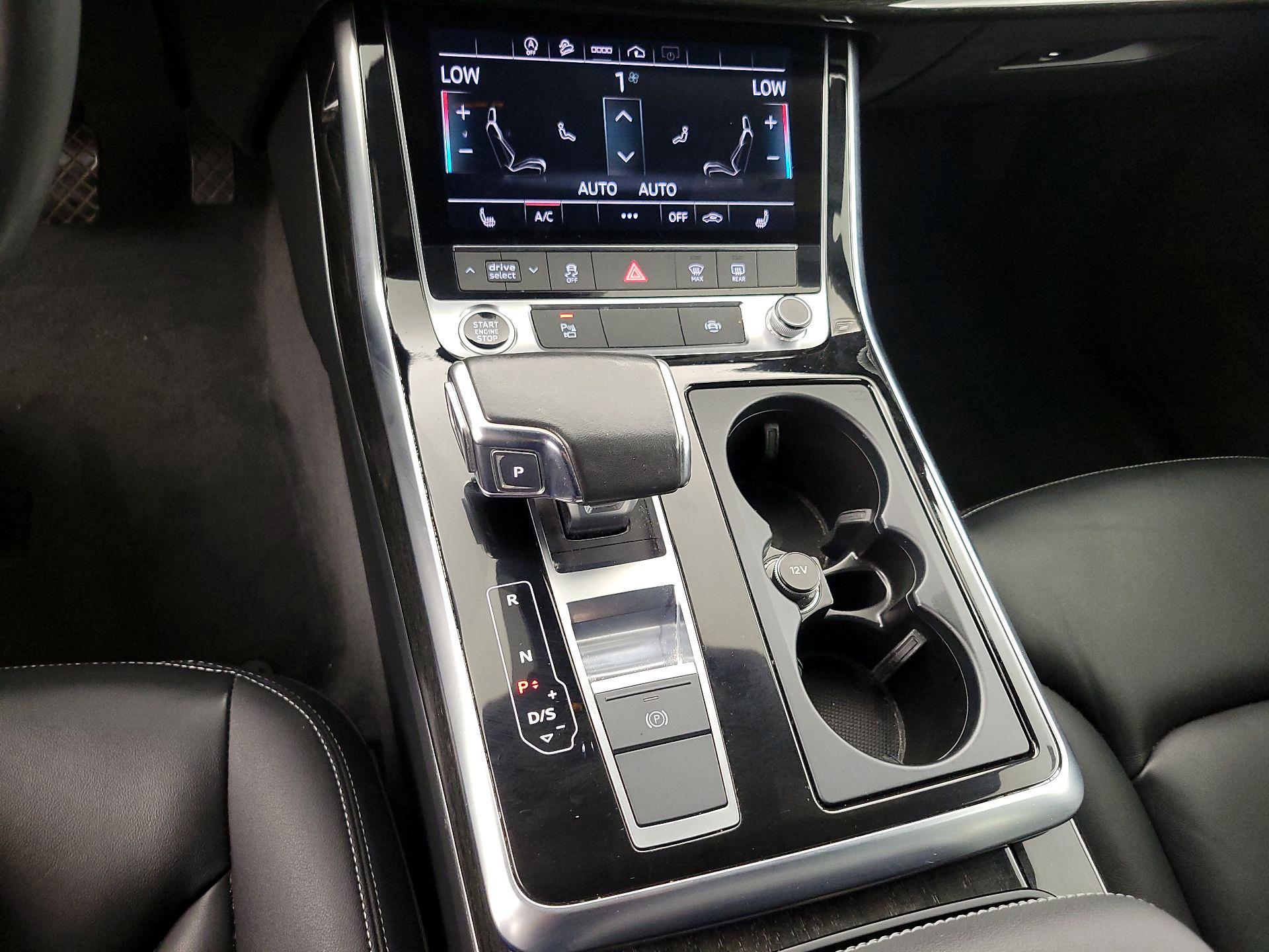Thumbnail: 2022 Audi Q8 - 18
