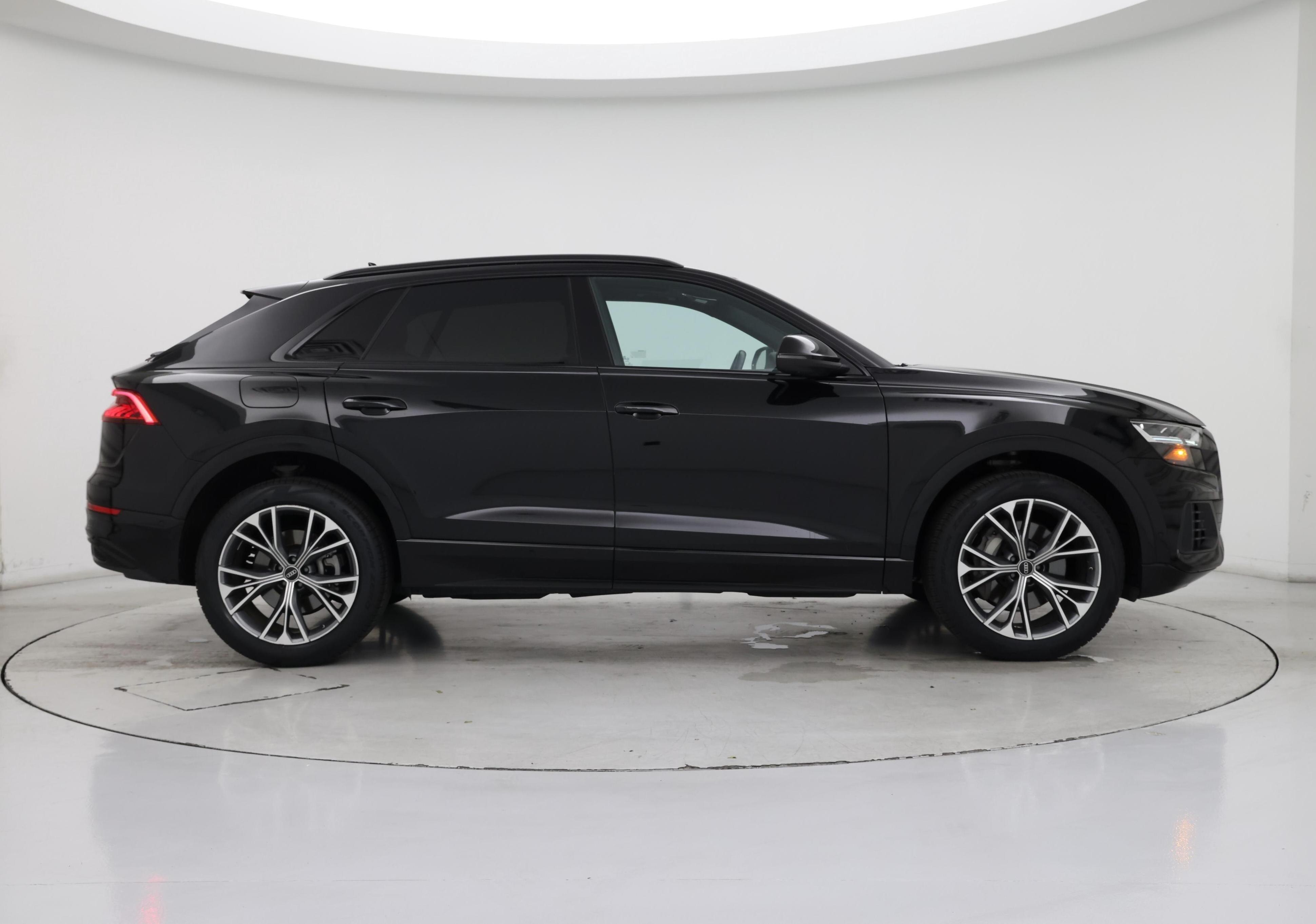 Thumbnail: 2022 Audi Q8 - 7