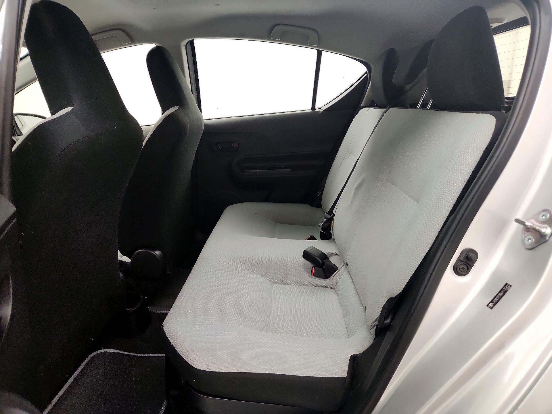 Thumbnail: 2016 Toyota Prius c - 18