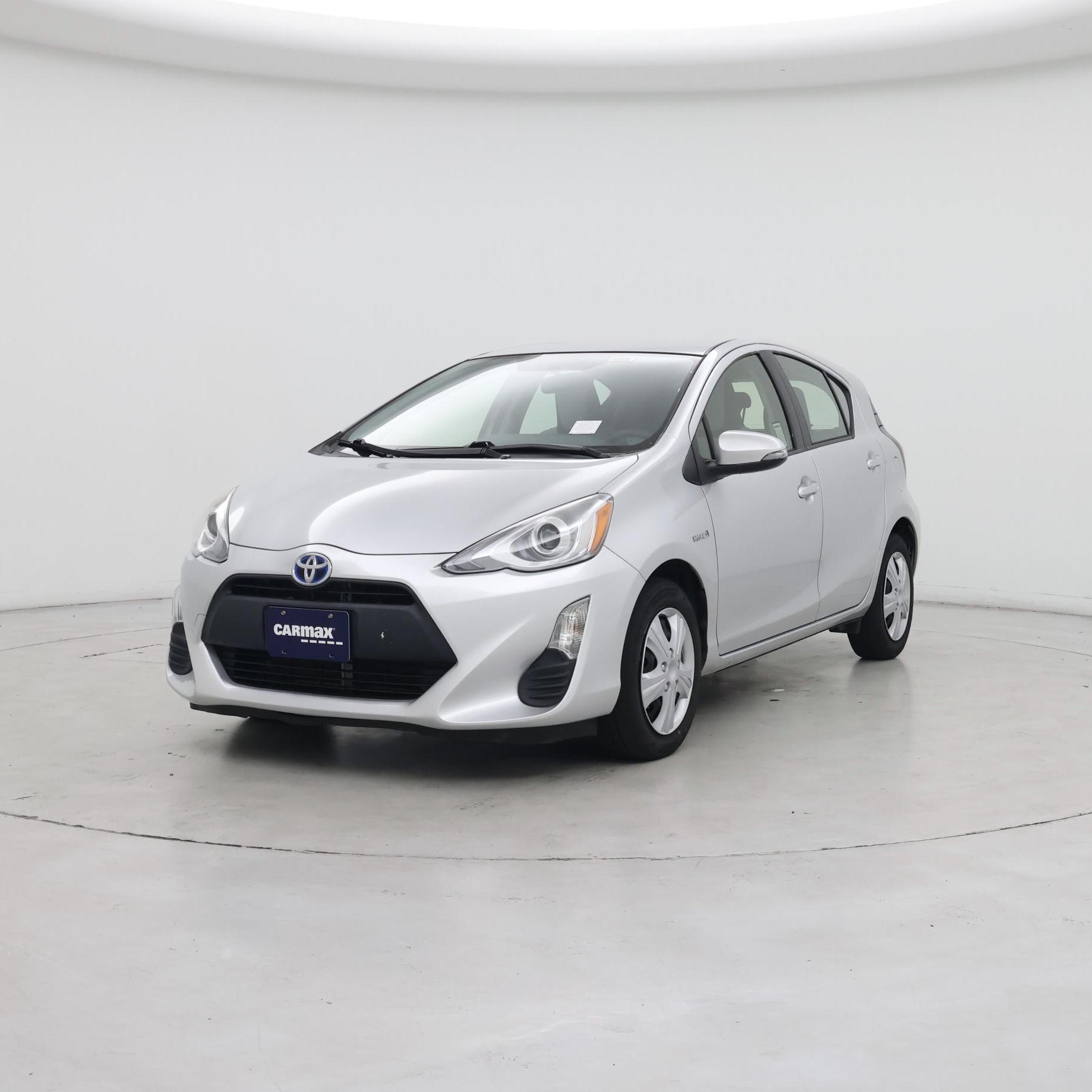 Thumbnail: 2016 Toyota Prius c - 4