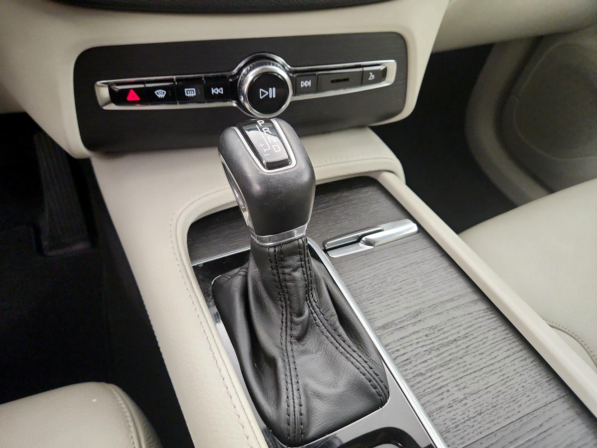 Thumbnail: 2020 Volvo XC90 - 18
