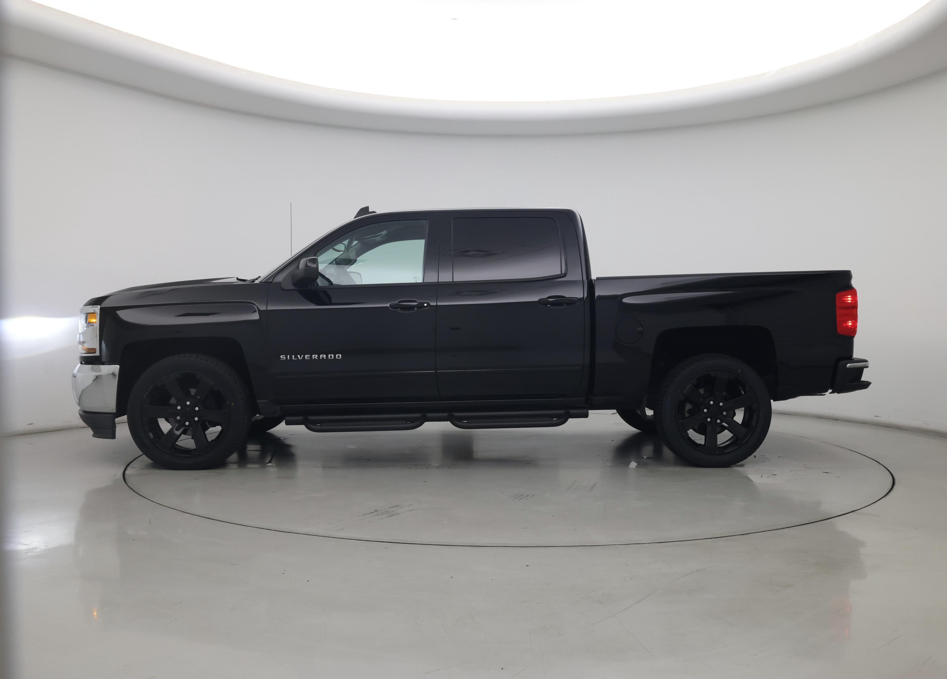 Thumbnail: 2017 Chevrolet Silverado 1500 - 3