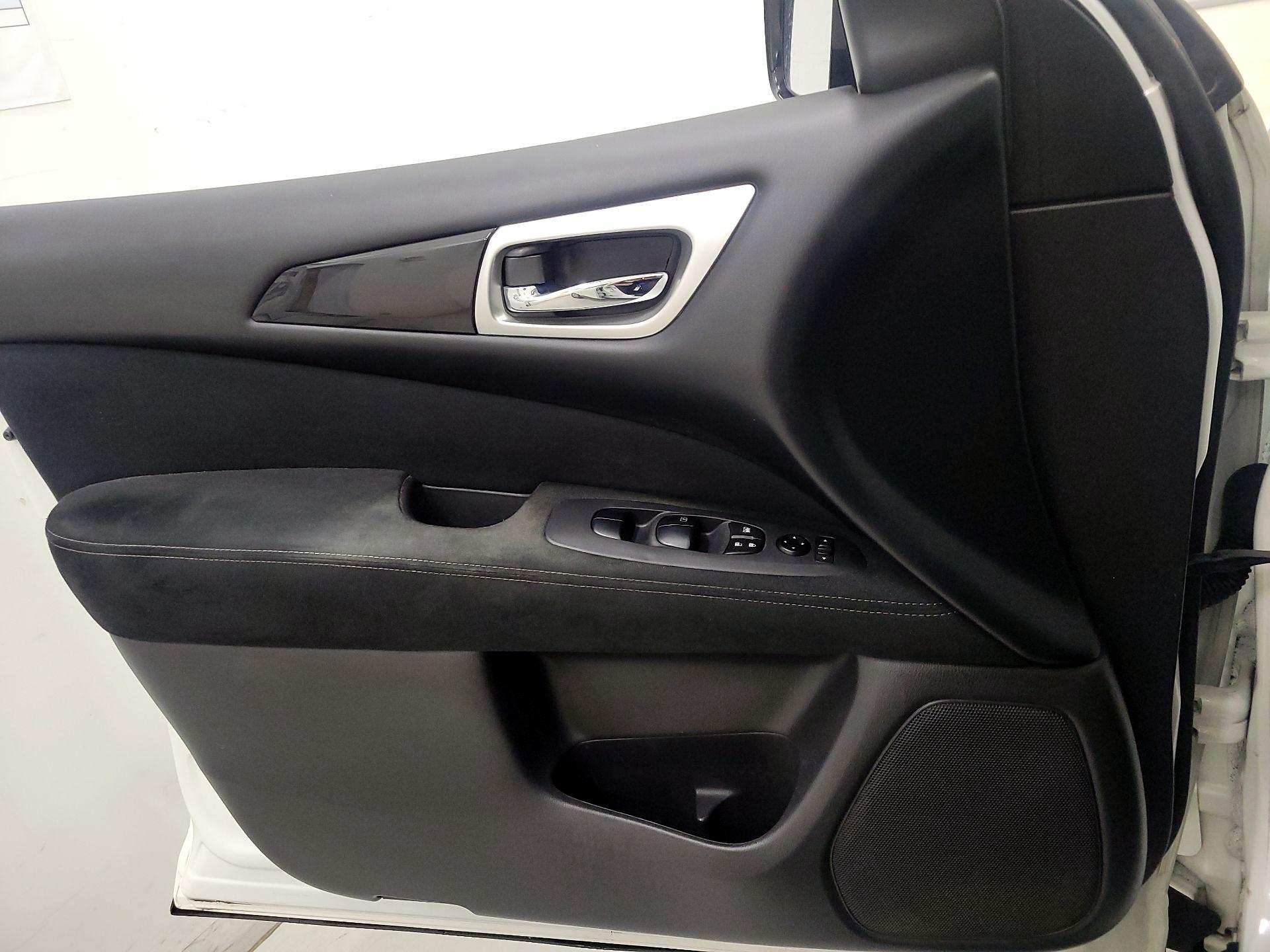 Thumbnail: 2015 Nissan Pathfinder - 12