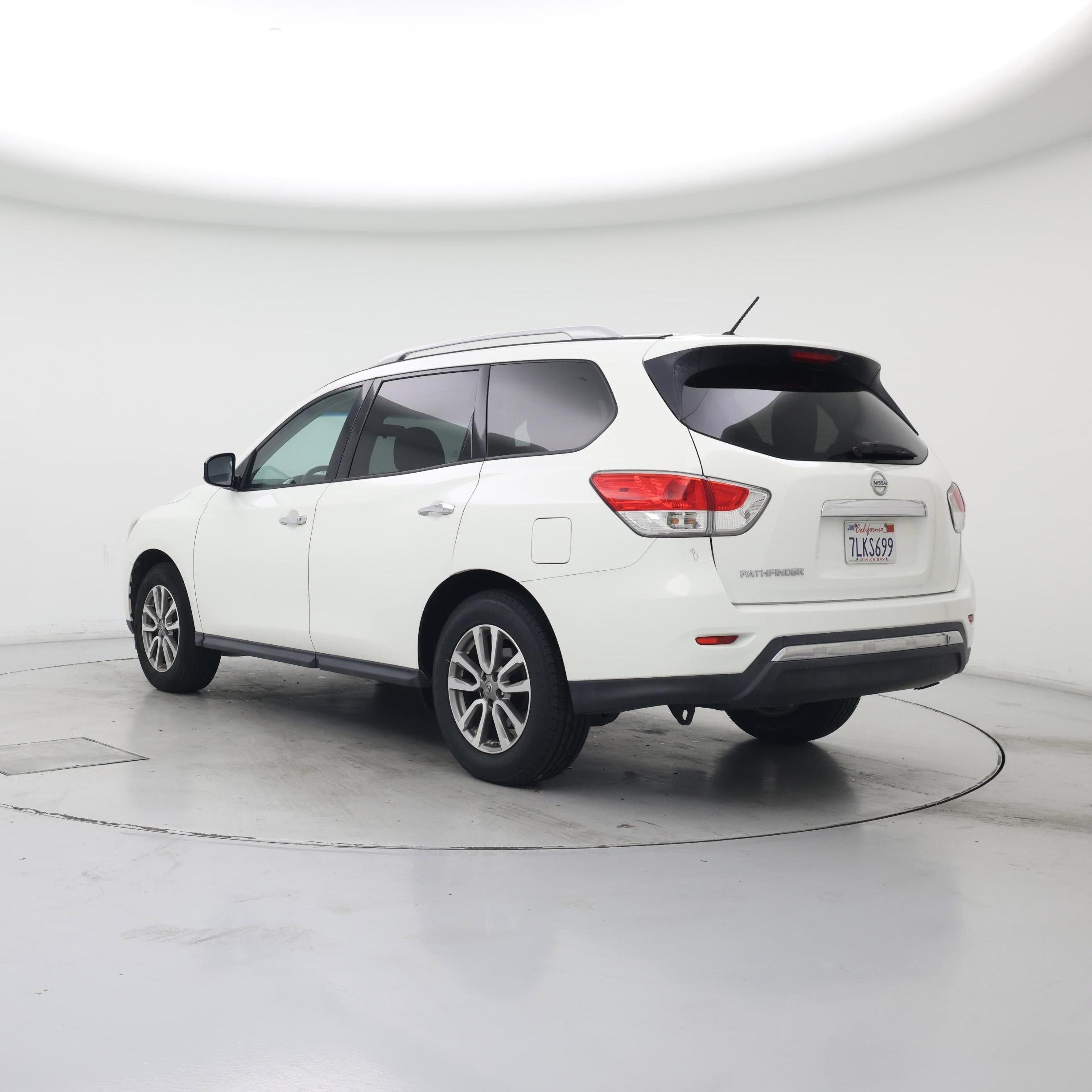 Thumbnail: 2015 Nissan Pathfinder - 2
