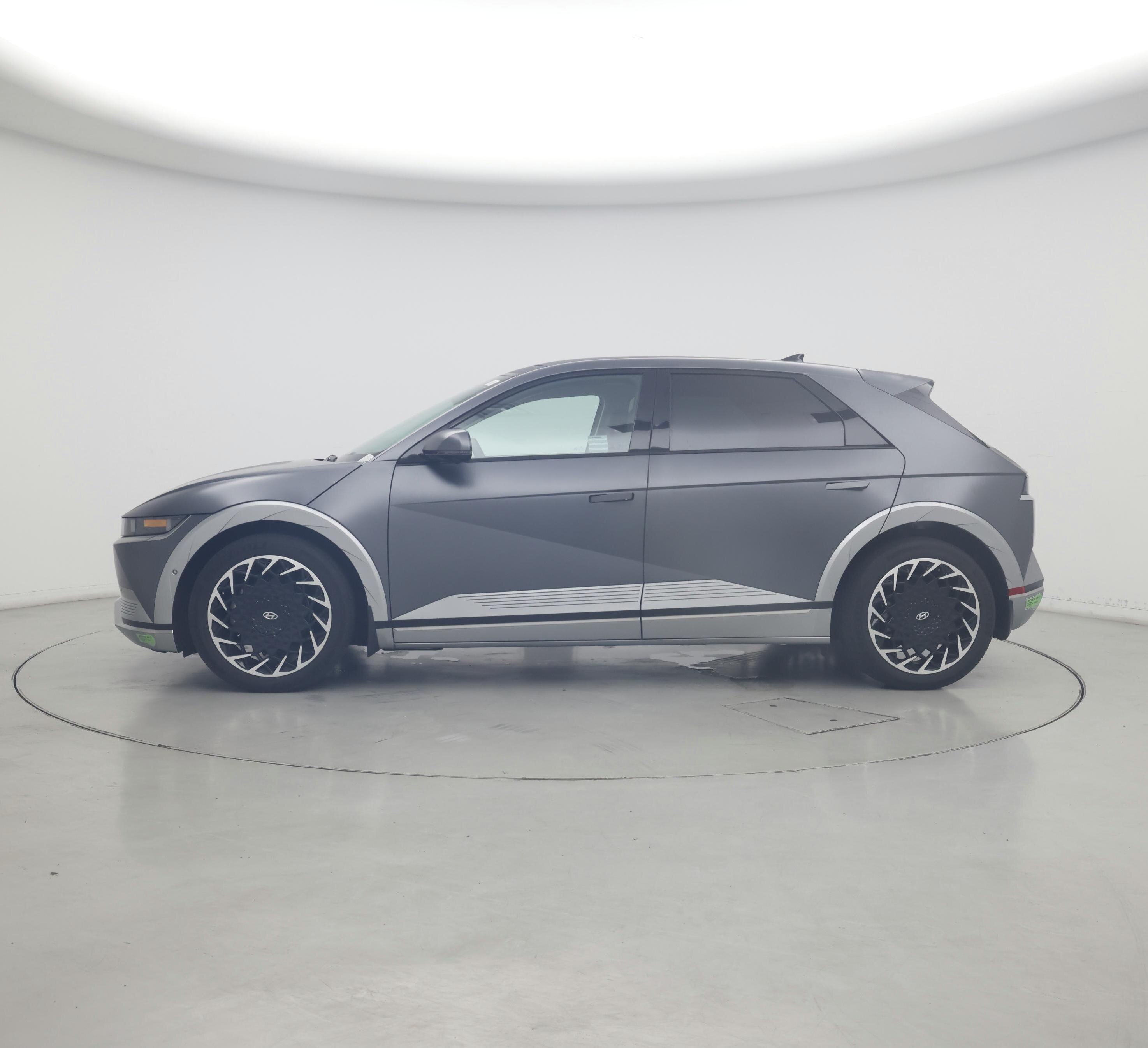 Thumbnail: 2023 Hyundai Ioniq 5 - 3