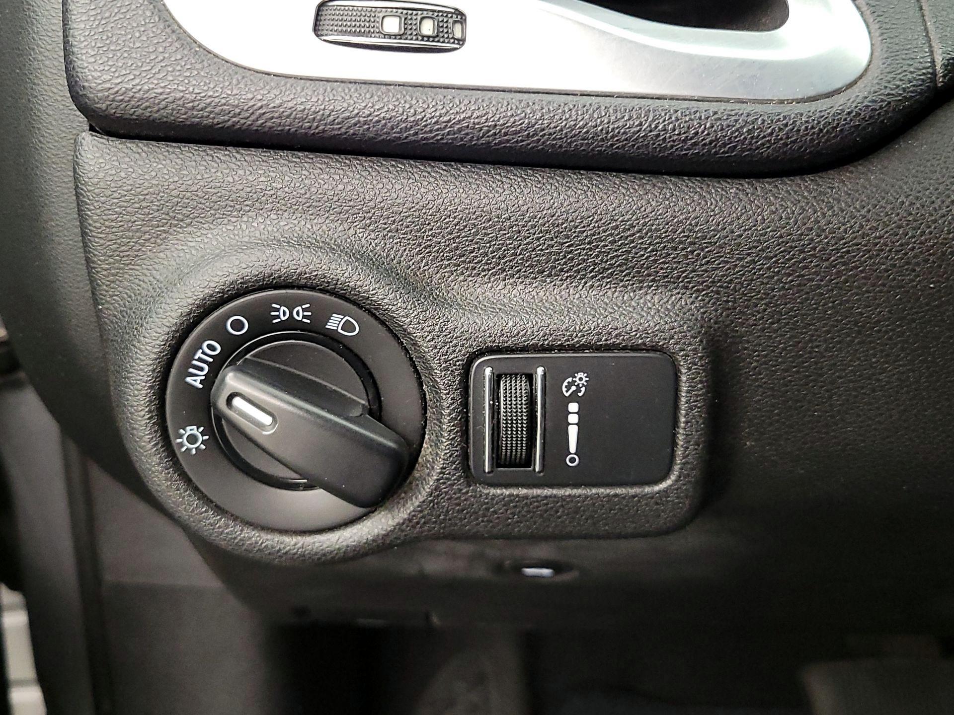 Thumbnail: 2015 Dodge Dart - 13