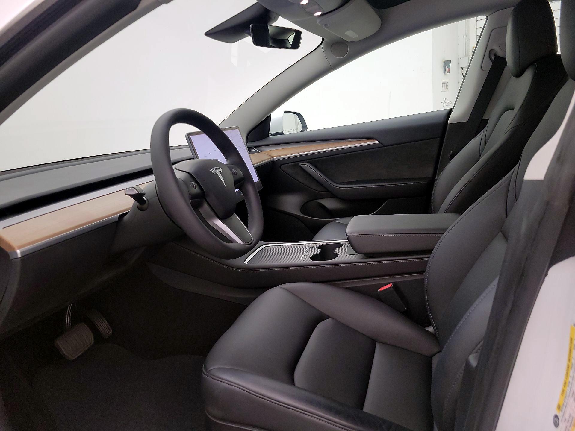 Thumbnail: 2022 Tesla Model 3 - 11