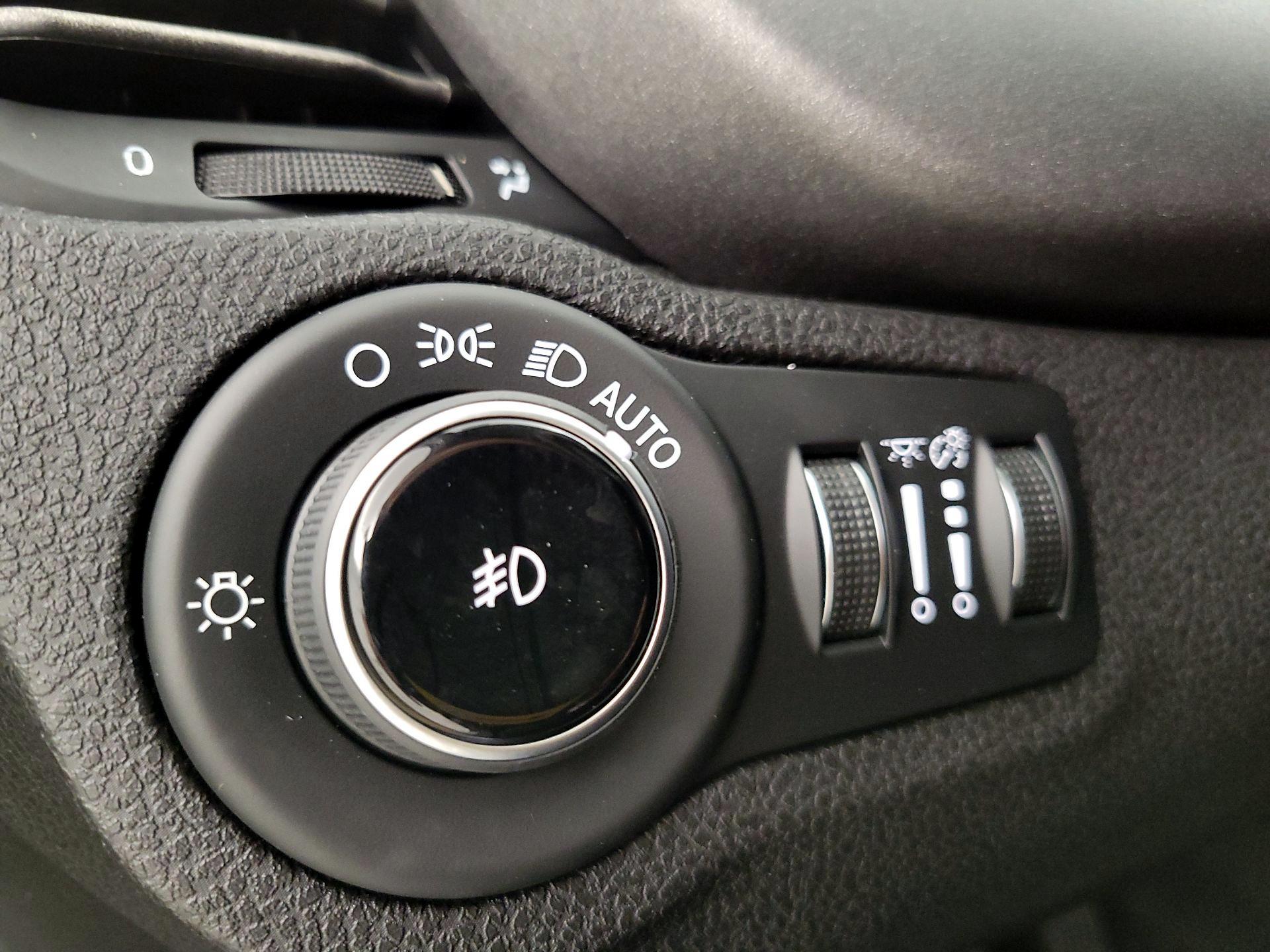 Thumbnail: 2016 Fiat 500X - 13