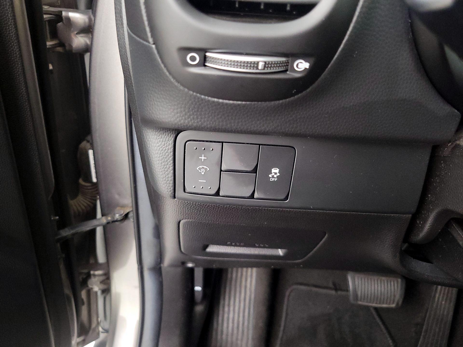 Thumbnail: 2016 Kia Soul - 13