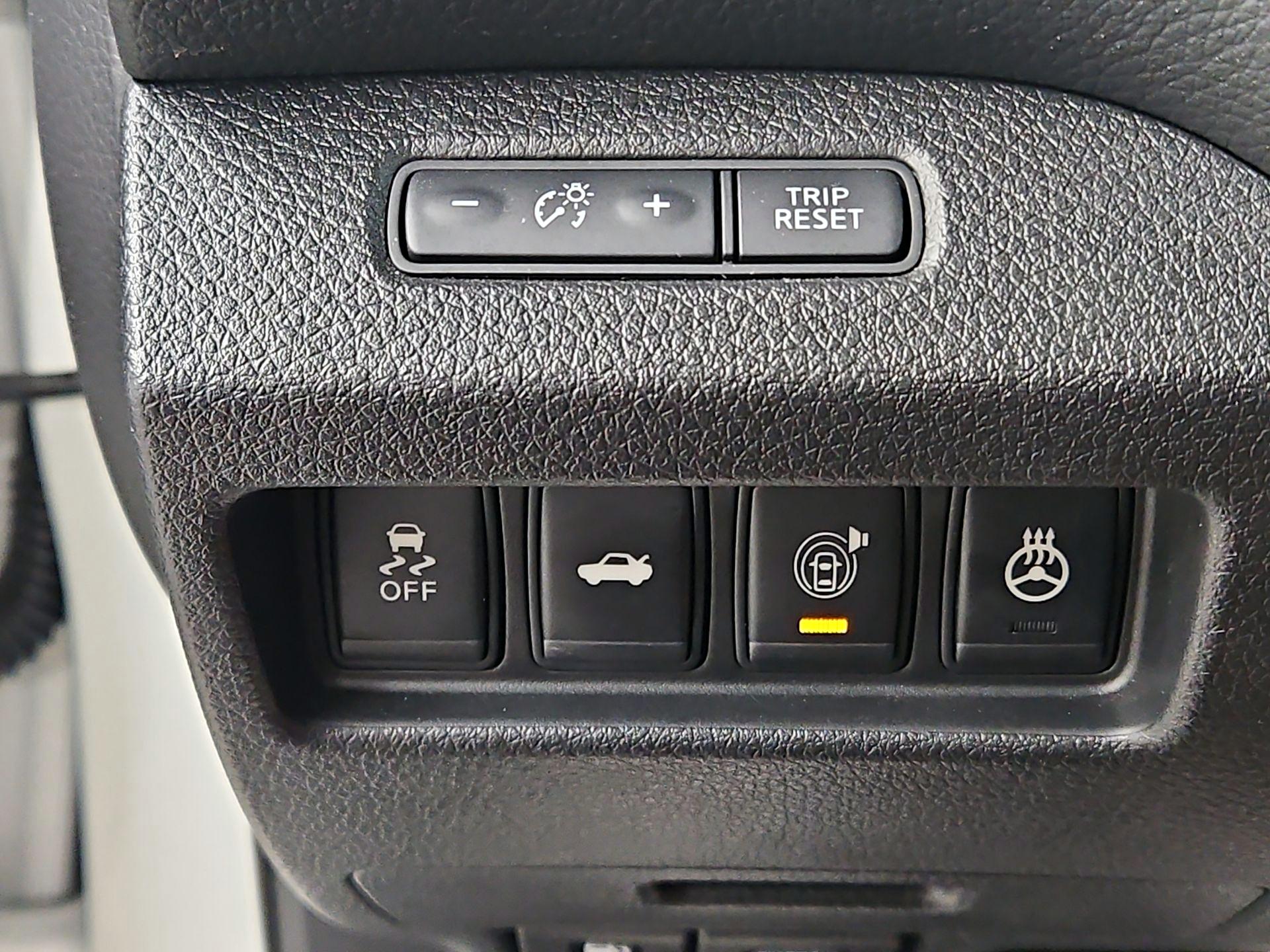 Thumbnail: 2013 Nissan Altima - 13