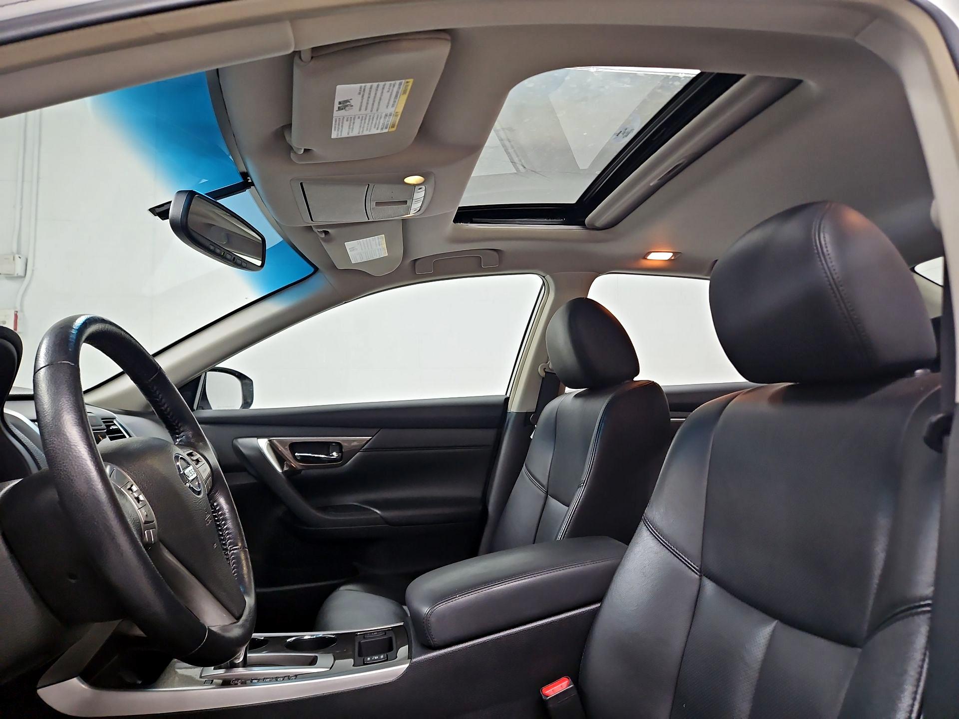 Thumbnail: 2013 Nissan Altima - 20