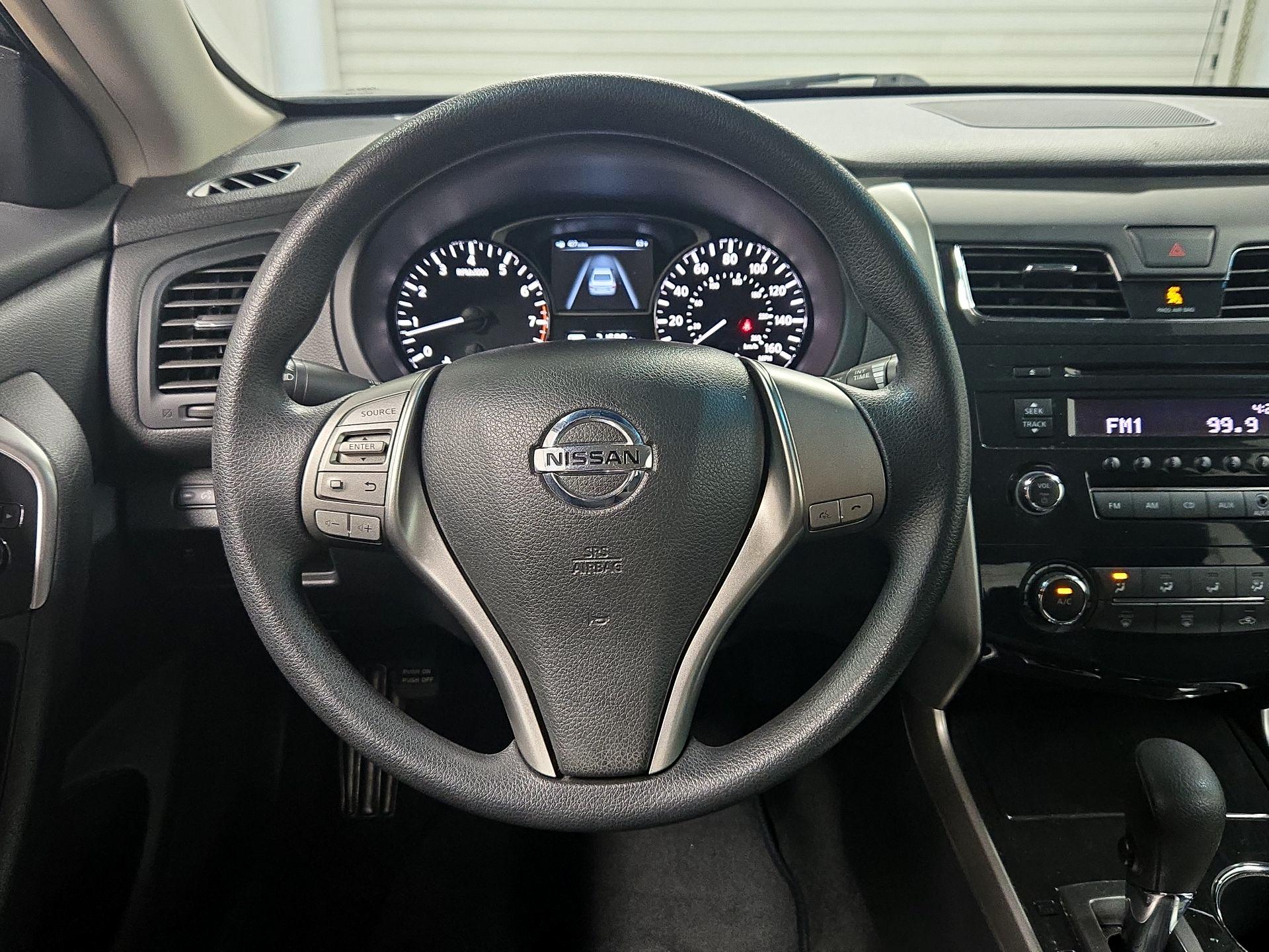 Thumbnail: 2013 Nissan Altima - 10