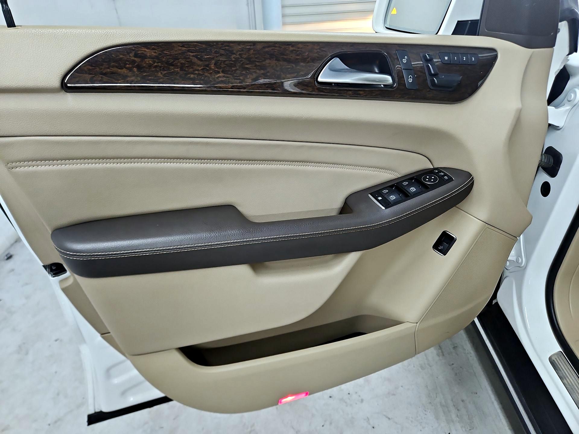 Thumbnail: 2014 Mercedes-Benz M-Class - 12