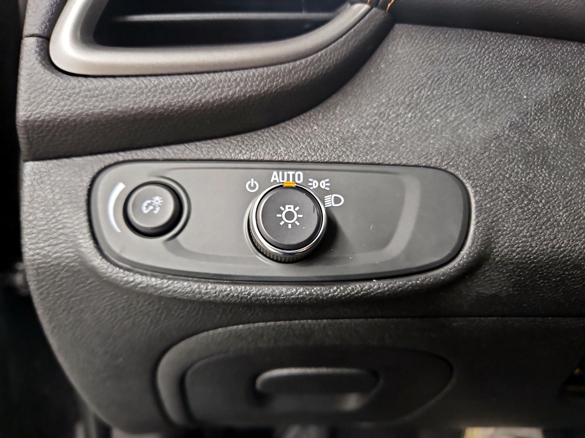 Thumbnail: 2019 Chevrolet Trax - 13