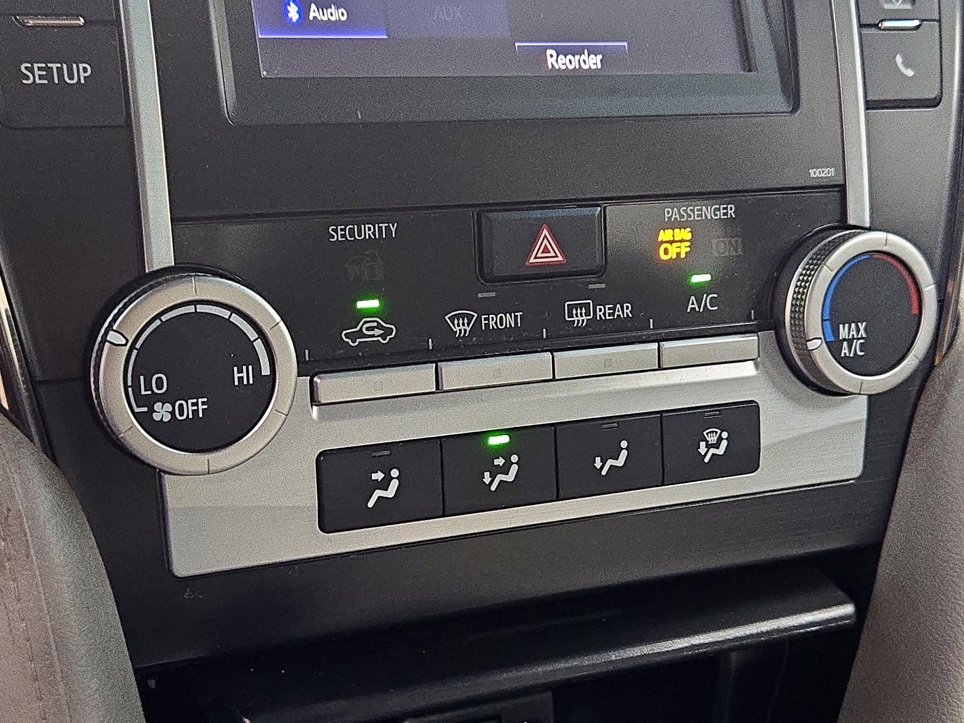 Thumbnail: 2014 Toyota Camry - 16