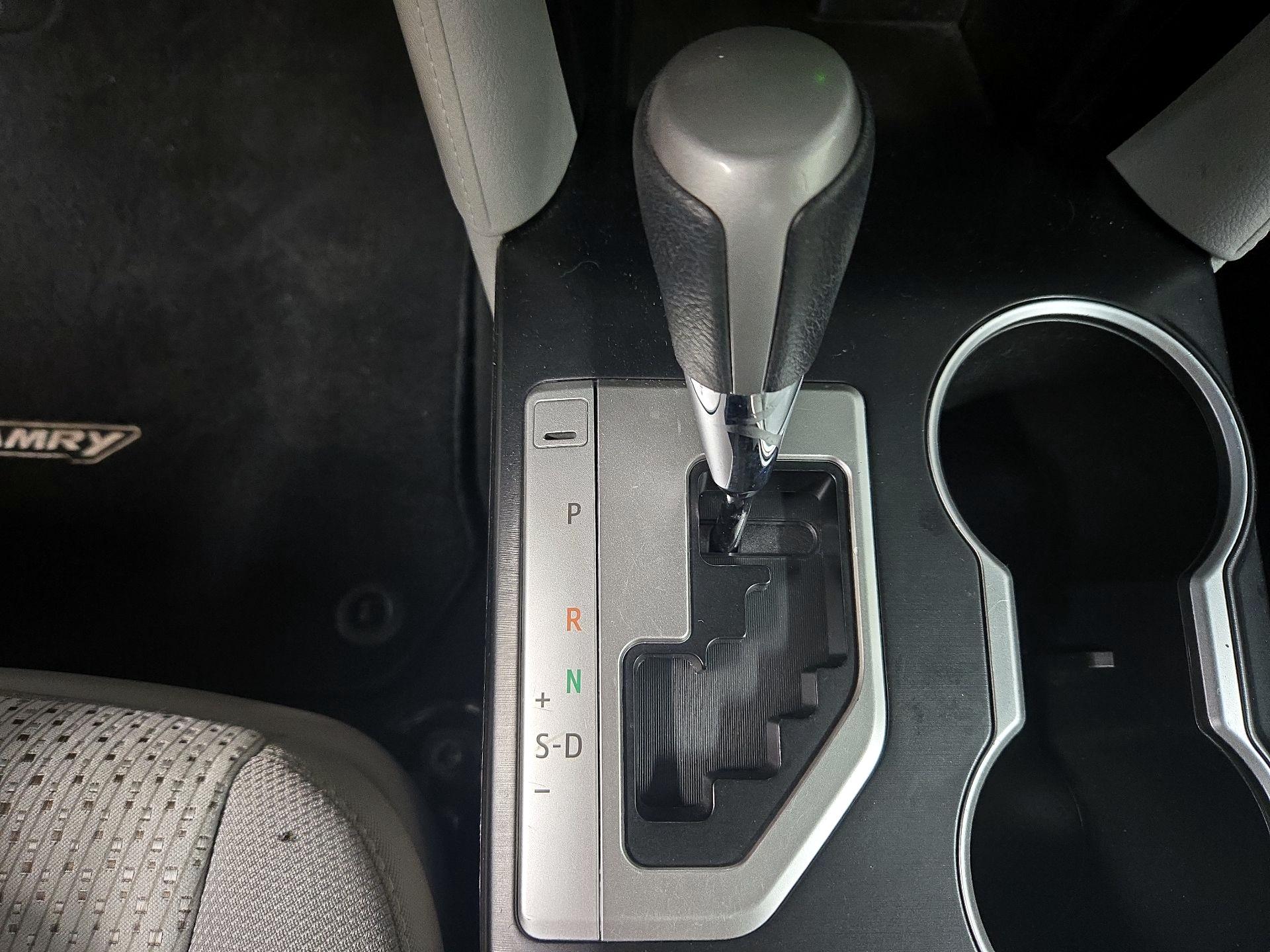 Thumbnail: 2014 Toyota Camry - 17