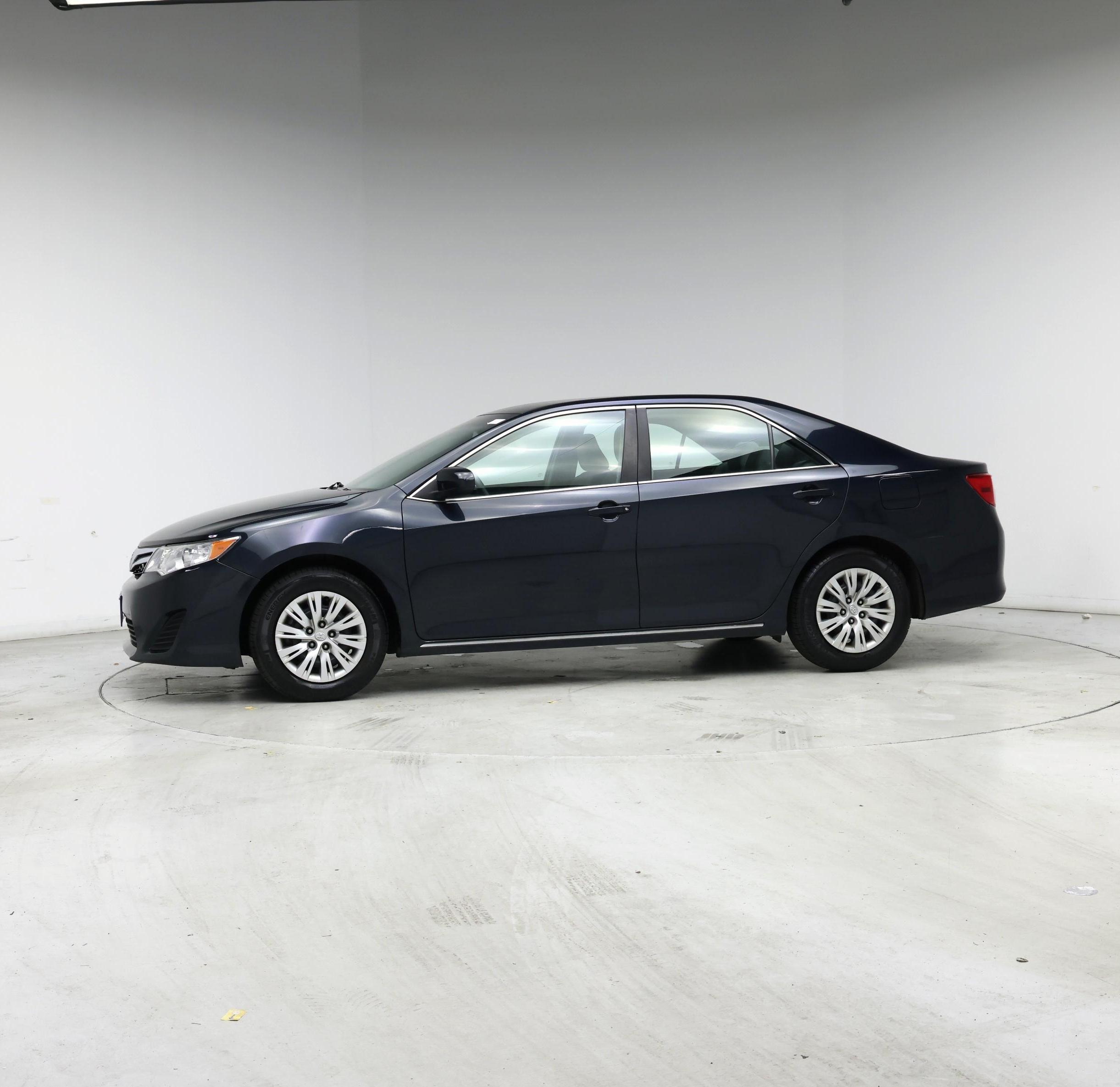 Thumbnail: 2014 Toyota Camry - 3