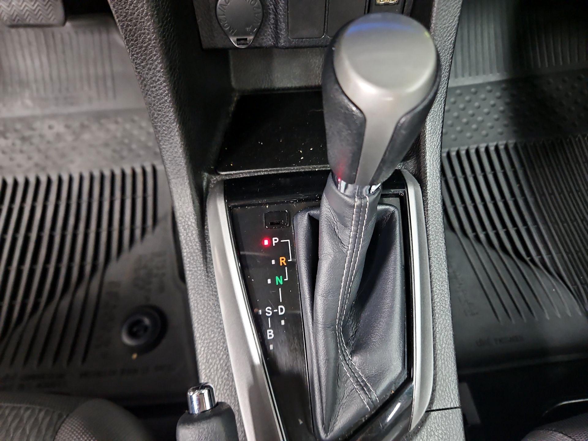 Thumbnail: 2015 Toyota Corolla - 17