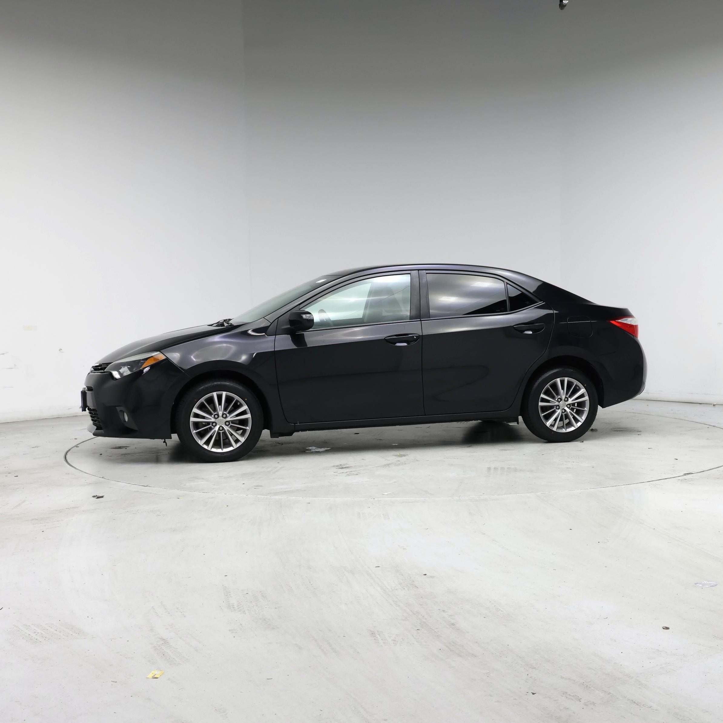 Thumbnail: 2015 Toyota Corolla - 3