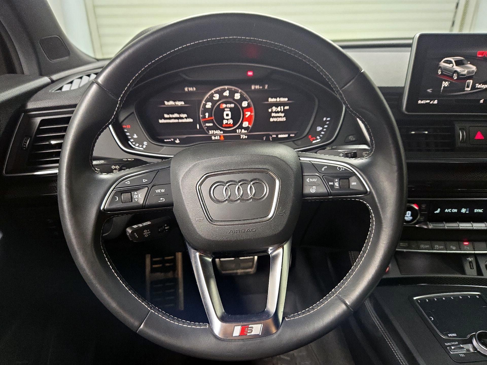 Thumbnail: 2019 Audi SQ5 - 10