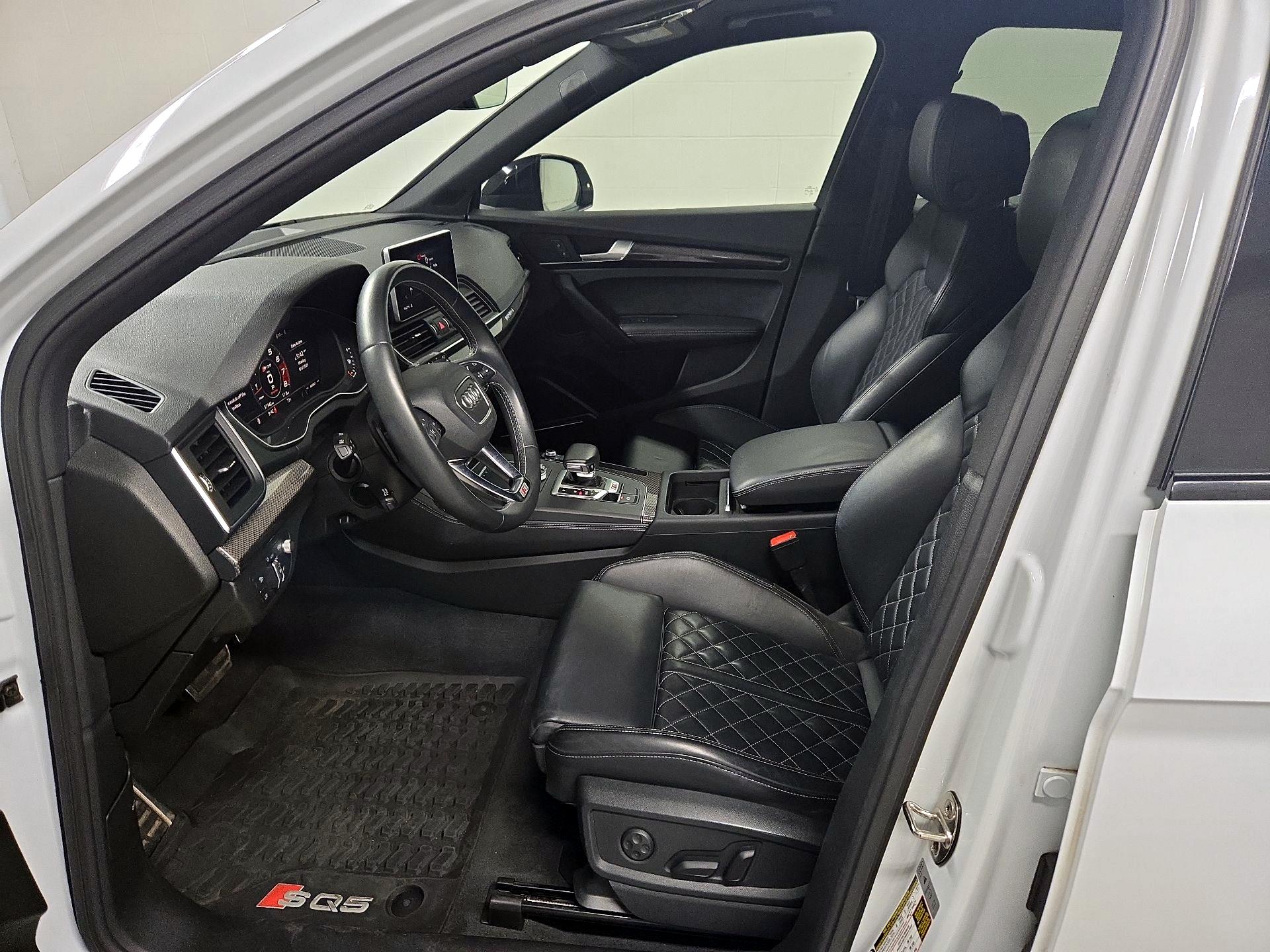 Thumbnail: 2019 Audi SQ5 - 11