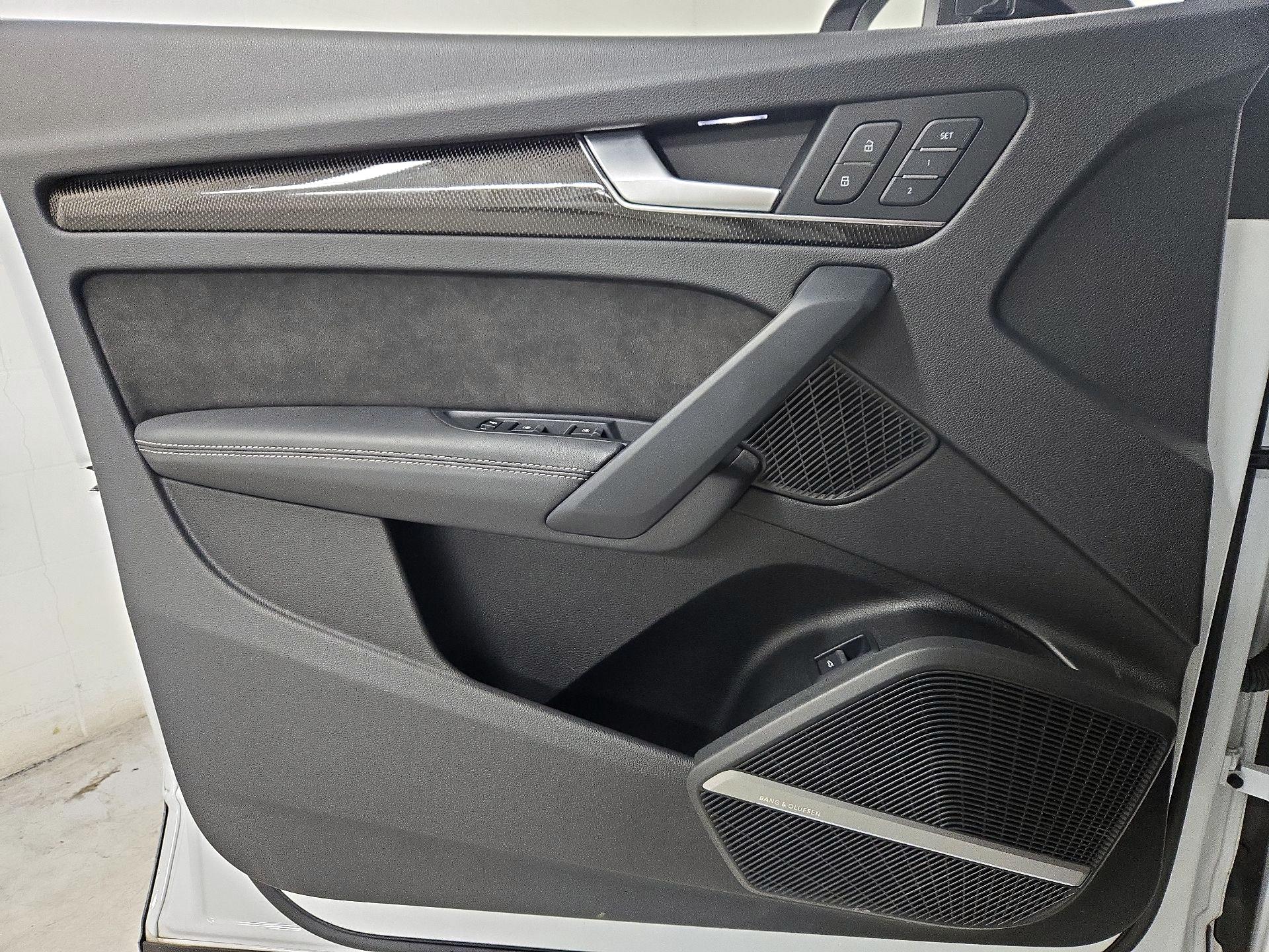 Thumbnail: 2019 Audi SQ5 - 12