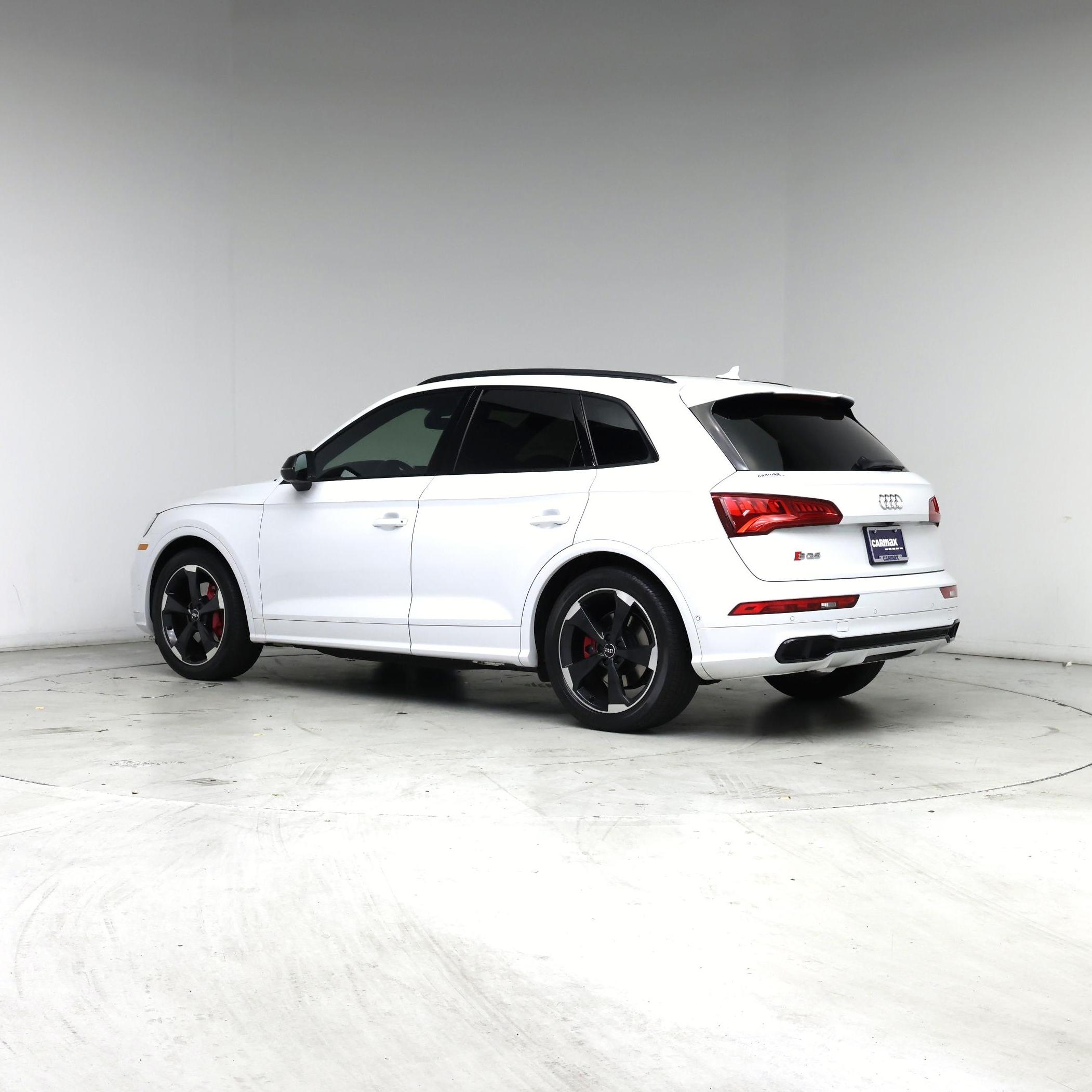 Thumbnail: 2019 Audi SQ5 - 2