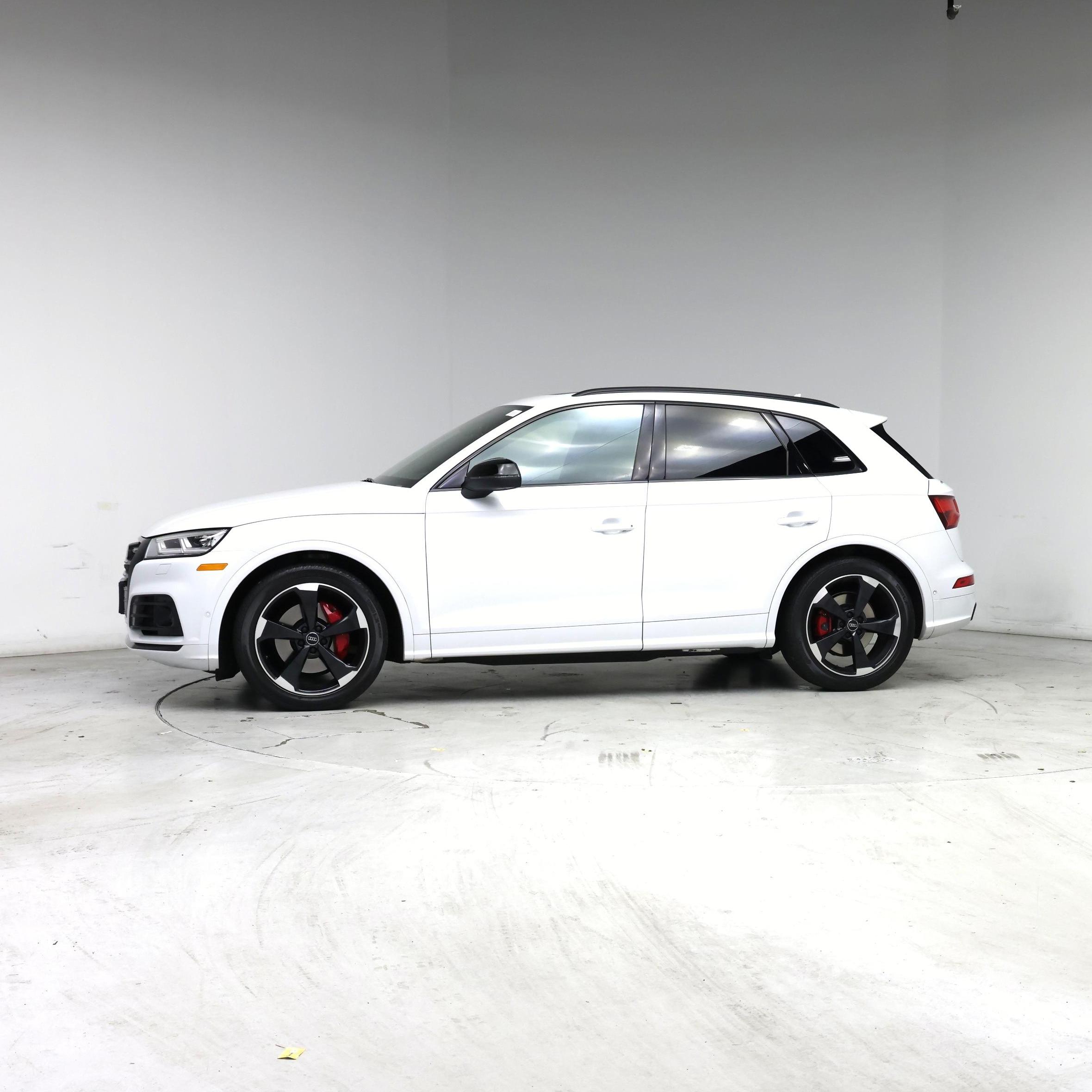 Thumbnail: 2019 Audi SQ5 - 3