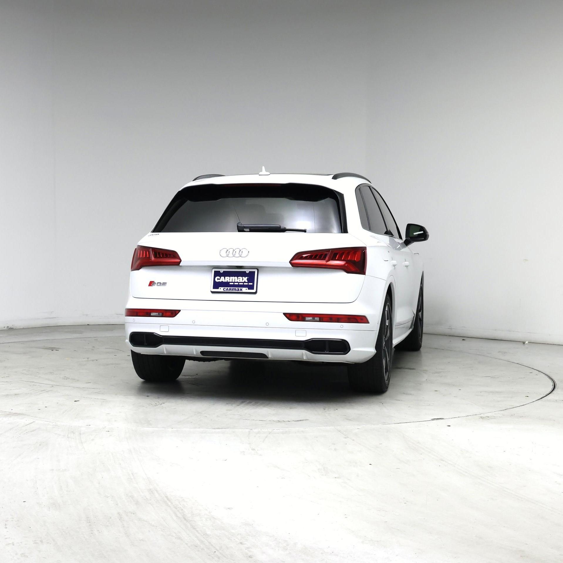 Thumbnail: 2019 Audi SQ5 - 8
