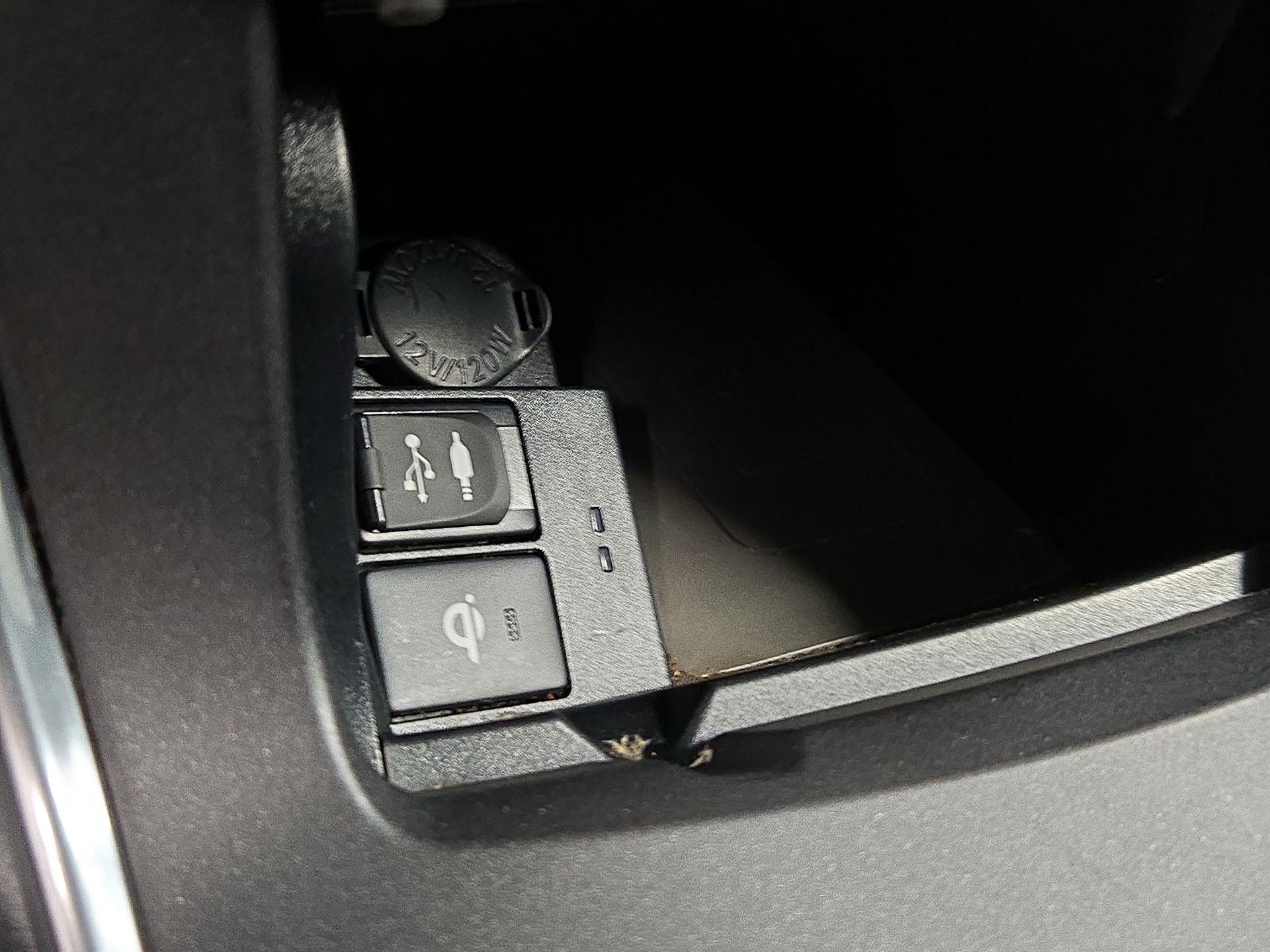 Thumbnail: 2016 Toyota Camry - 19