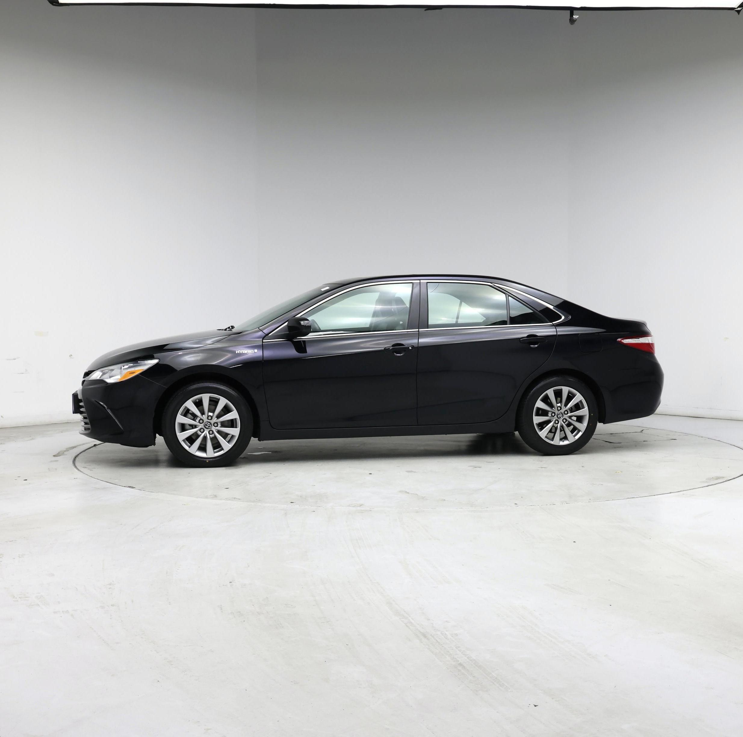 Thumbnail: 2016 Toyota Camry - 3