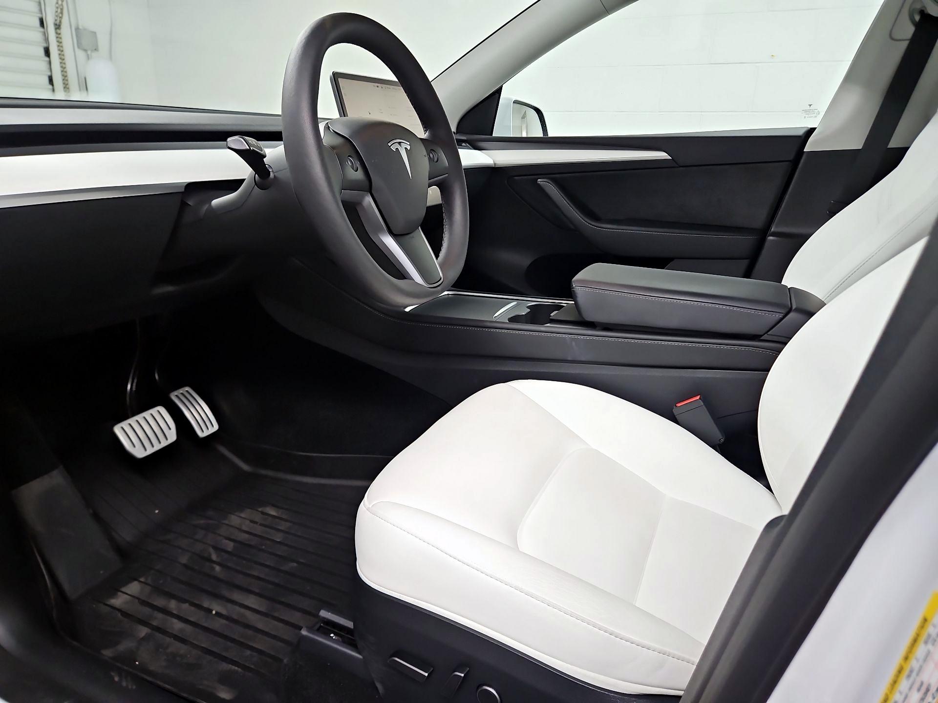 Thumbnail: 2023 Tesla Model Y - 11