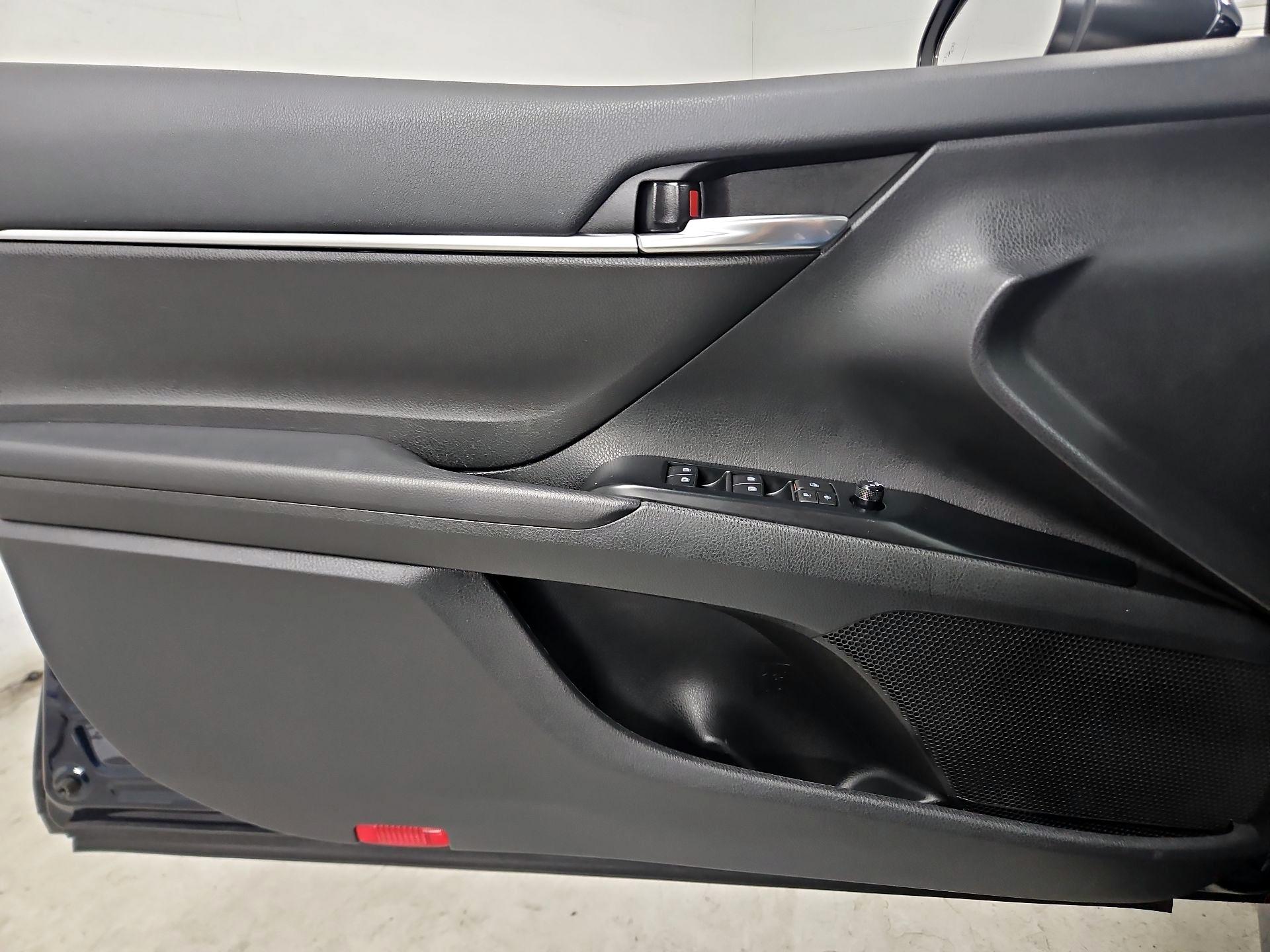 Thumbnail: 2020 Toyota Camry - 12