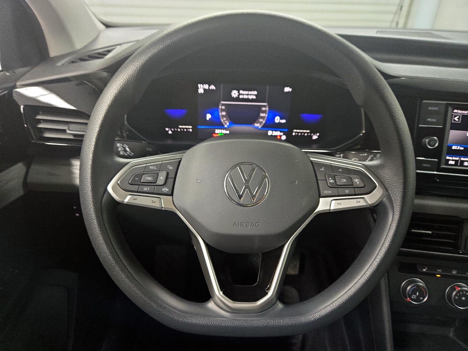 Thumbnail: 2022 Volkswagen Taos - 9
