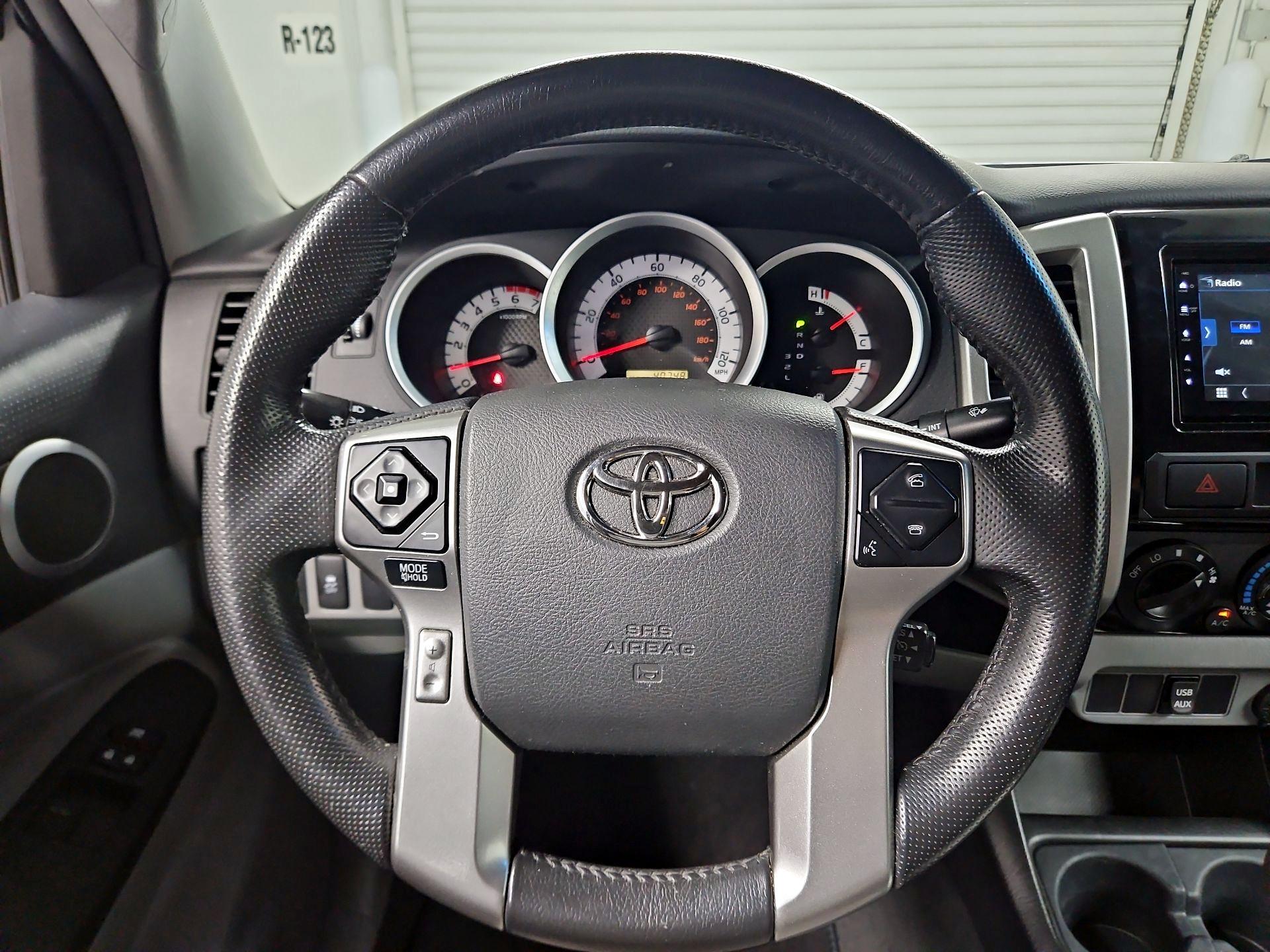 Thumbnail: 2015 Toyota Tacoma - 10