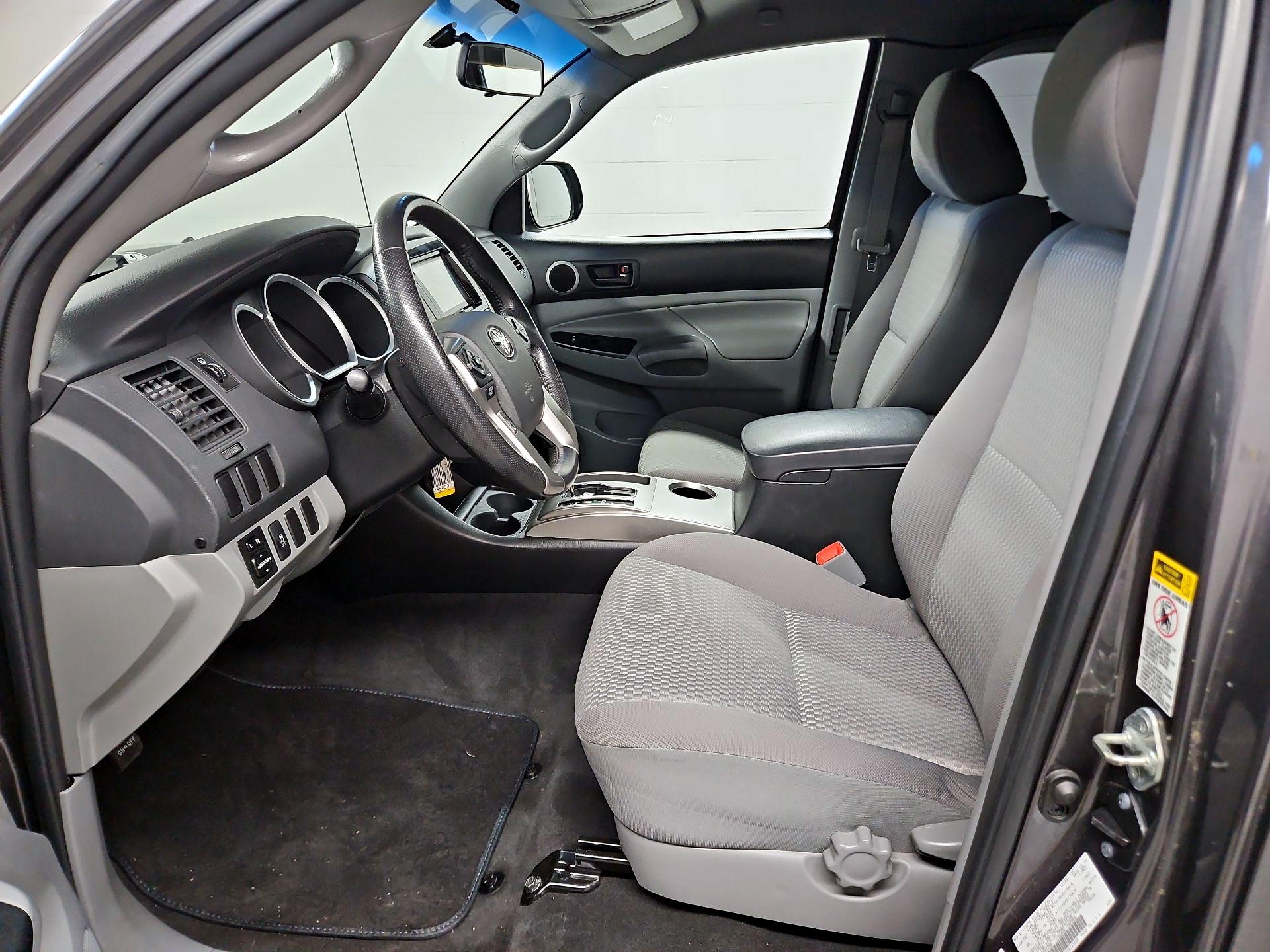Thumbnail: 2015 Toyota Tacoma - 11
