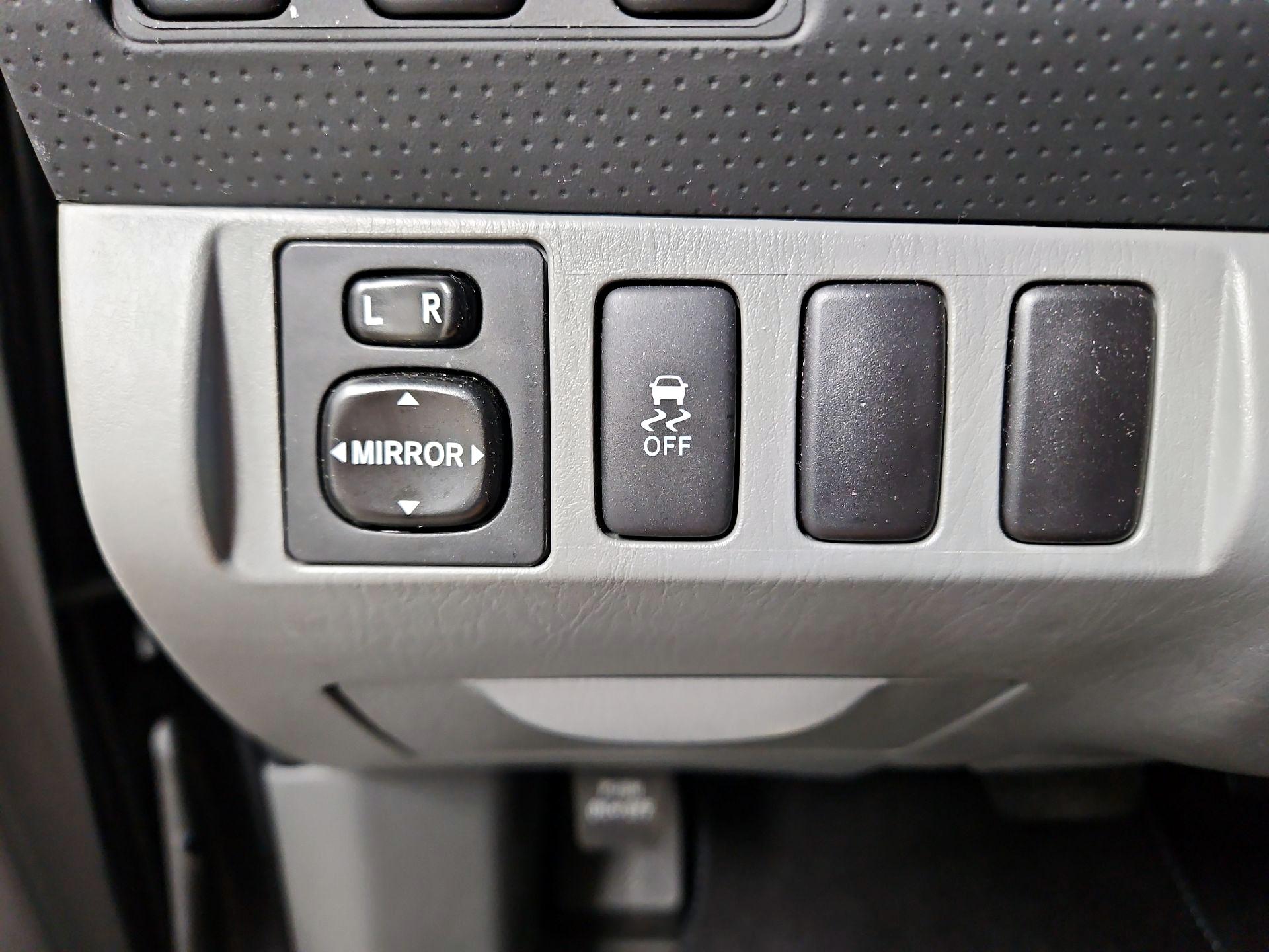 Thumbnail: 2015 Toyota Tacoma - 13