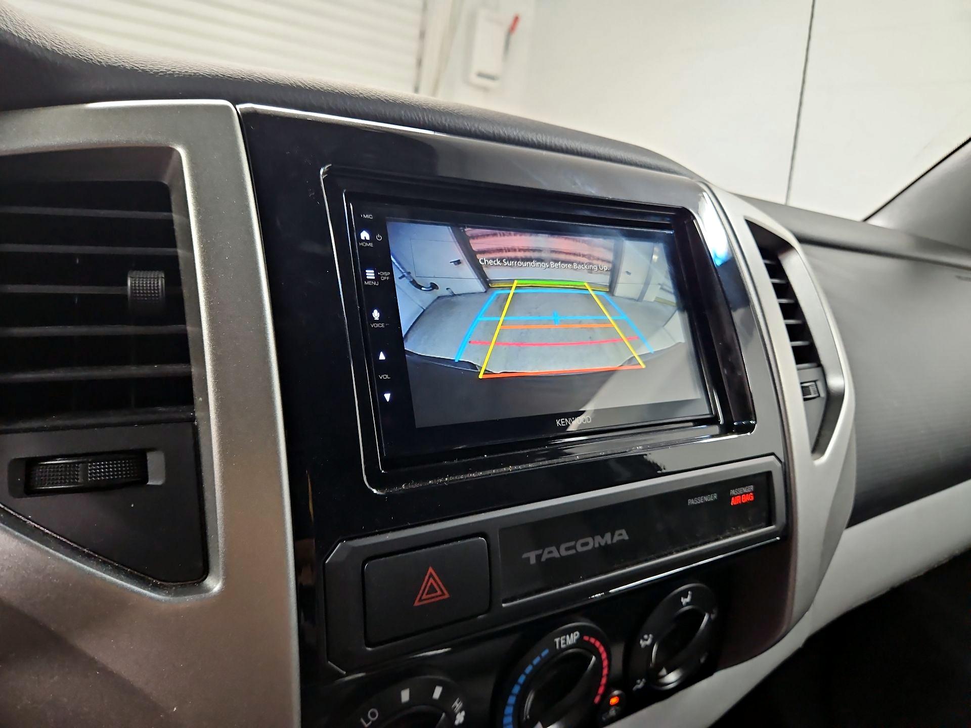 Thumbnail: 2015 Toyota Tacoma - 14