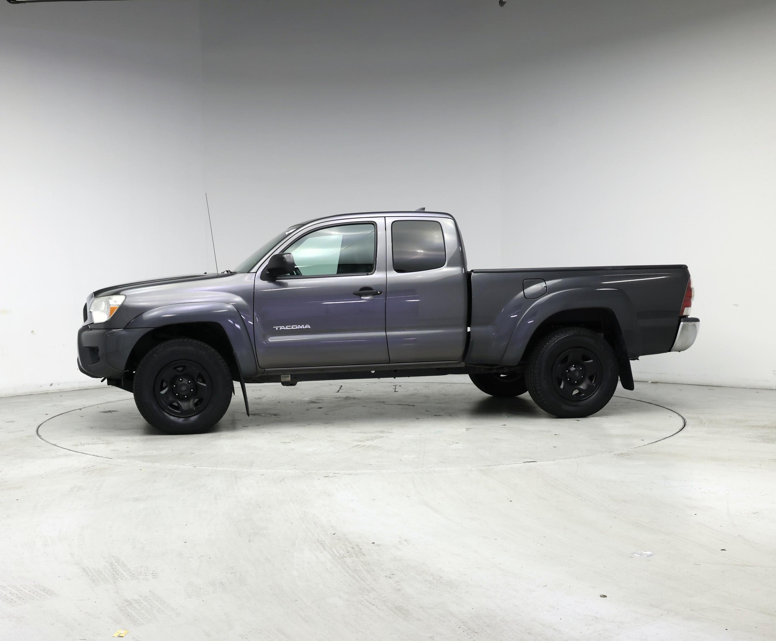 Thumbnail: 2015 Toyota Tacoma - 3