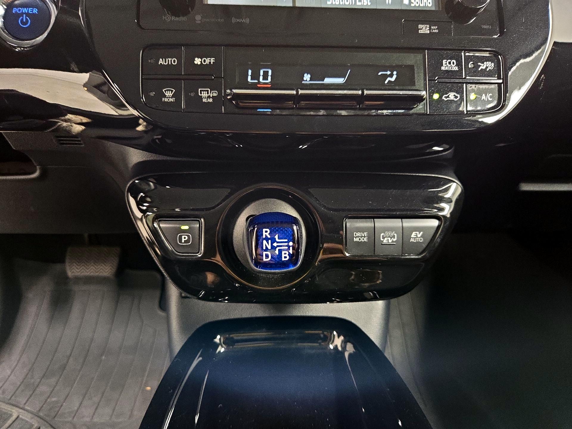 Thumbnail: 2018 Toyota Prius Prime - 17