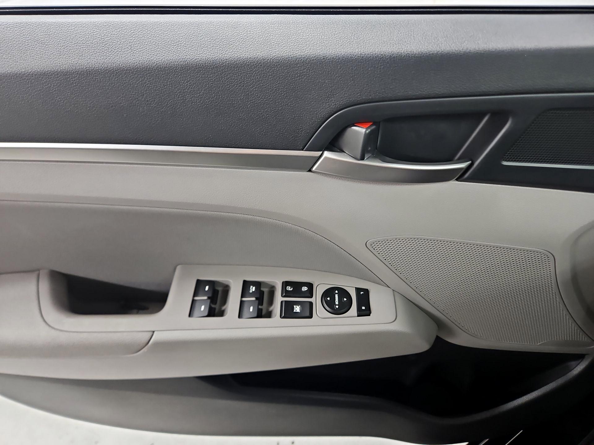 Thumbnail: 2020 Hyundai Elantra - 12