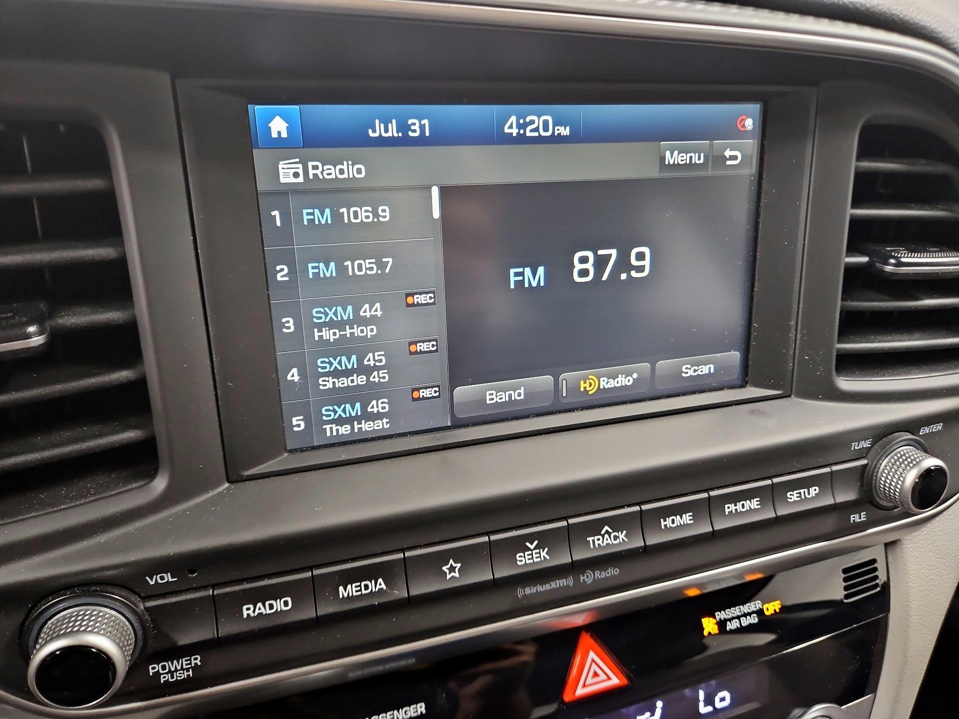 Thumbnail: 2020 Hyundai Elantra - 15