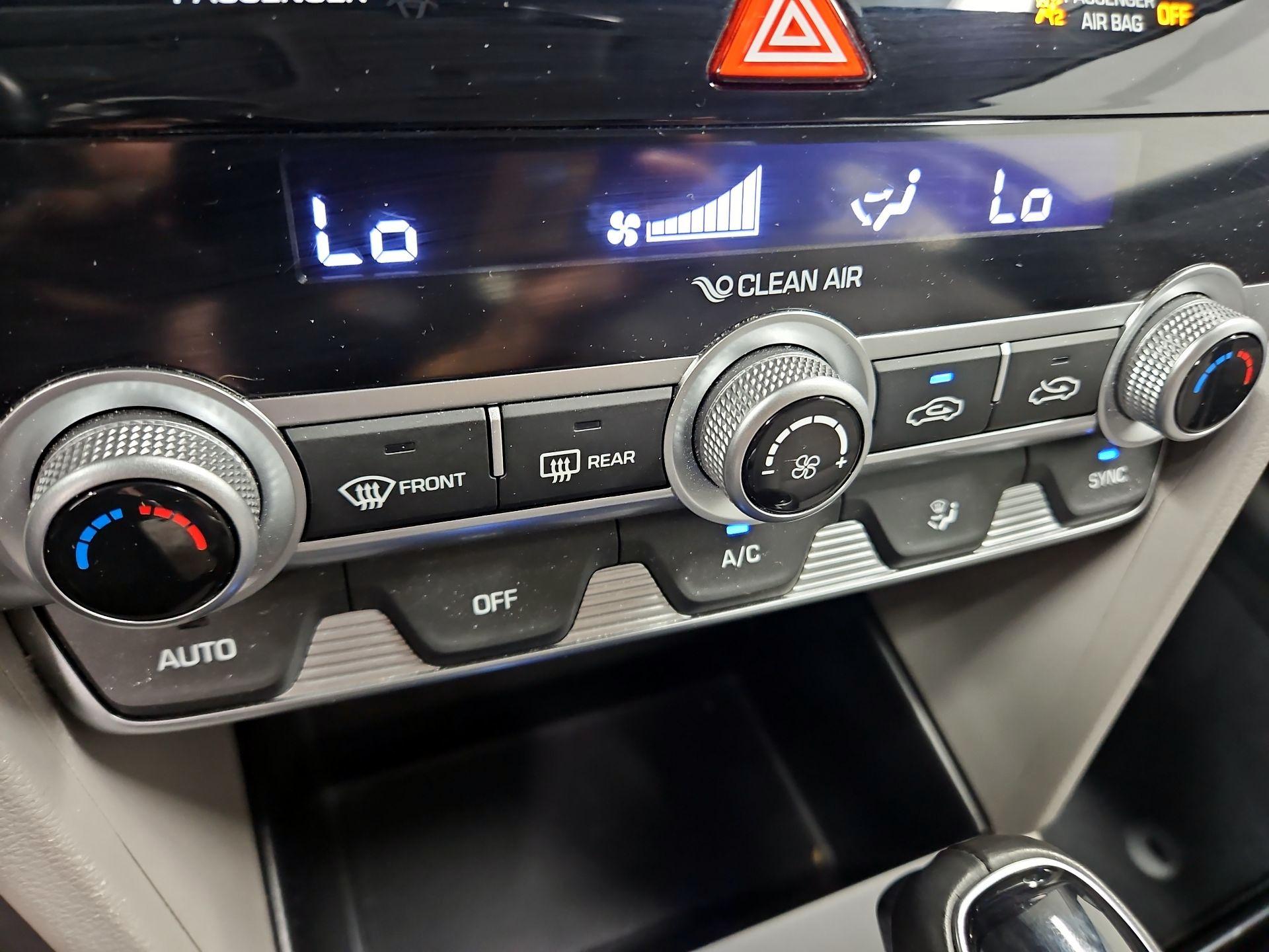 Thumbnail: 2020 Hyundai Elantra - 16