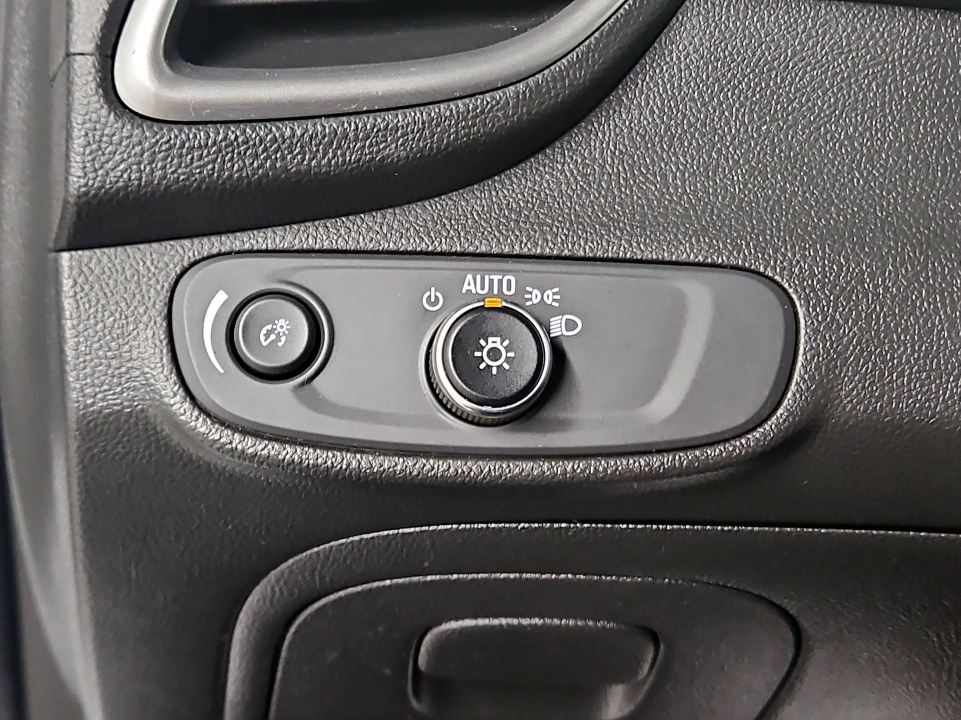 Thumbnail: 2021 Chevrolet Trax - 13