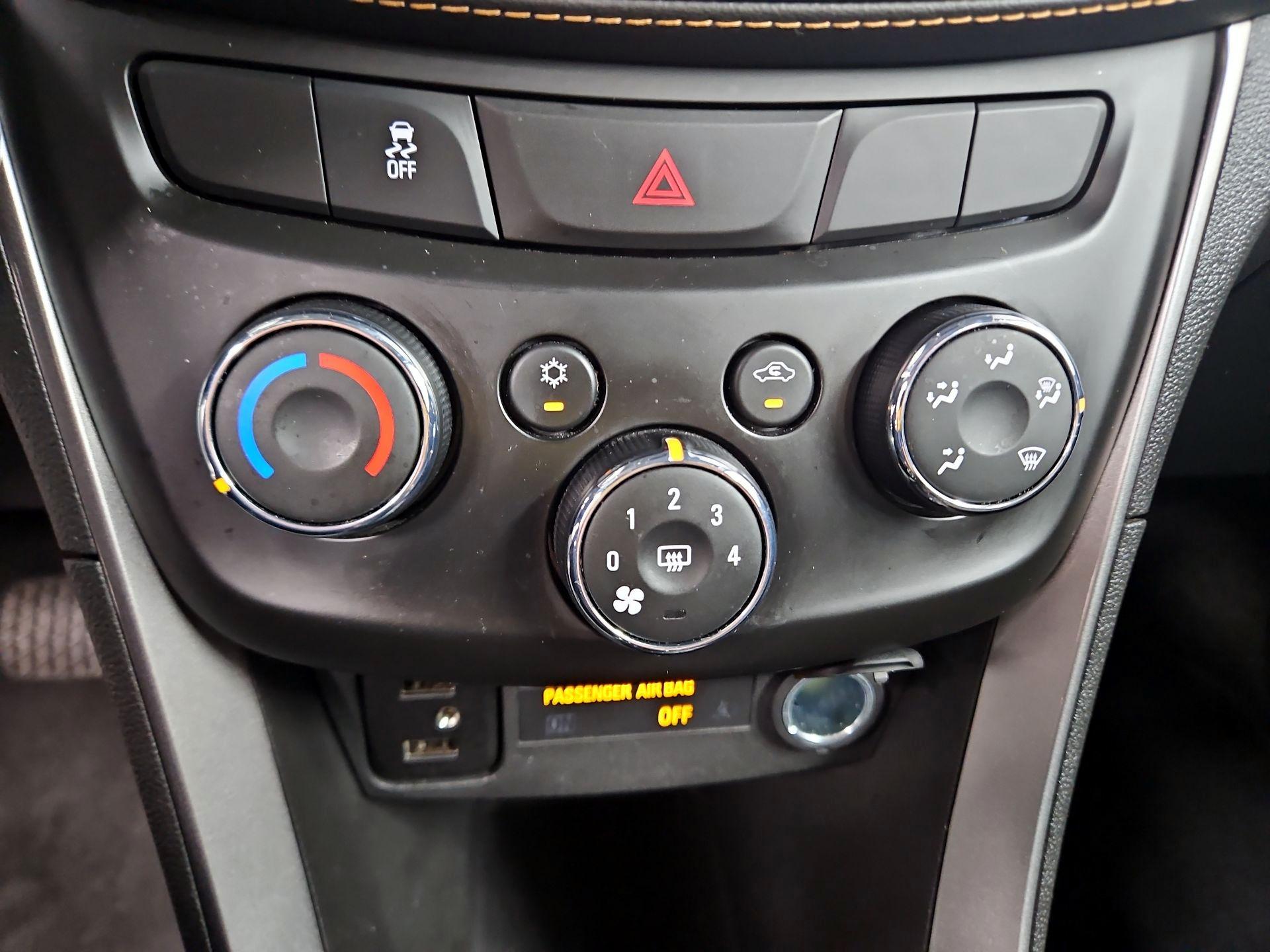 Thumbnail: 2021 Chevrolet Trax - 16
